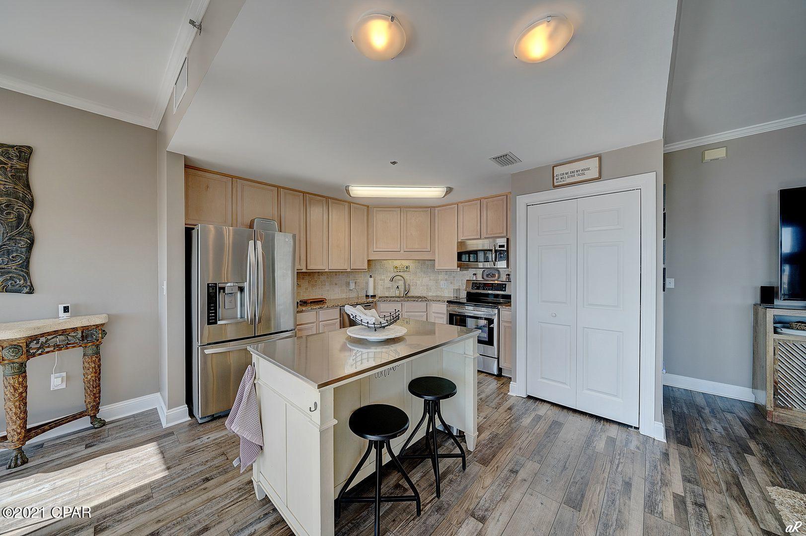 Marina Bay Condo - Residential