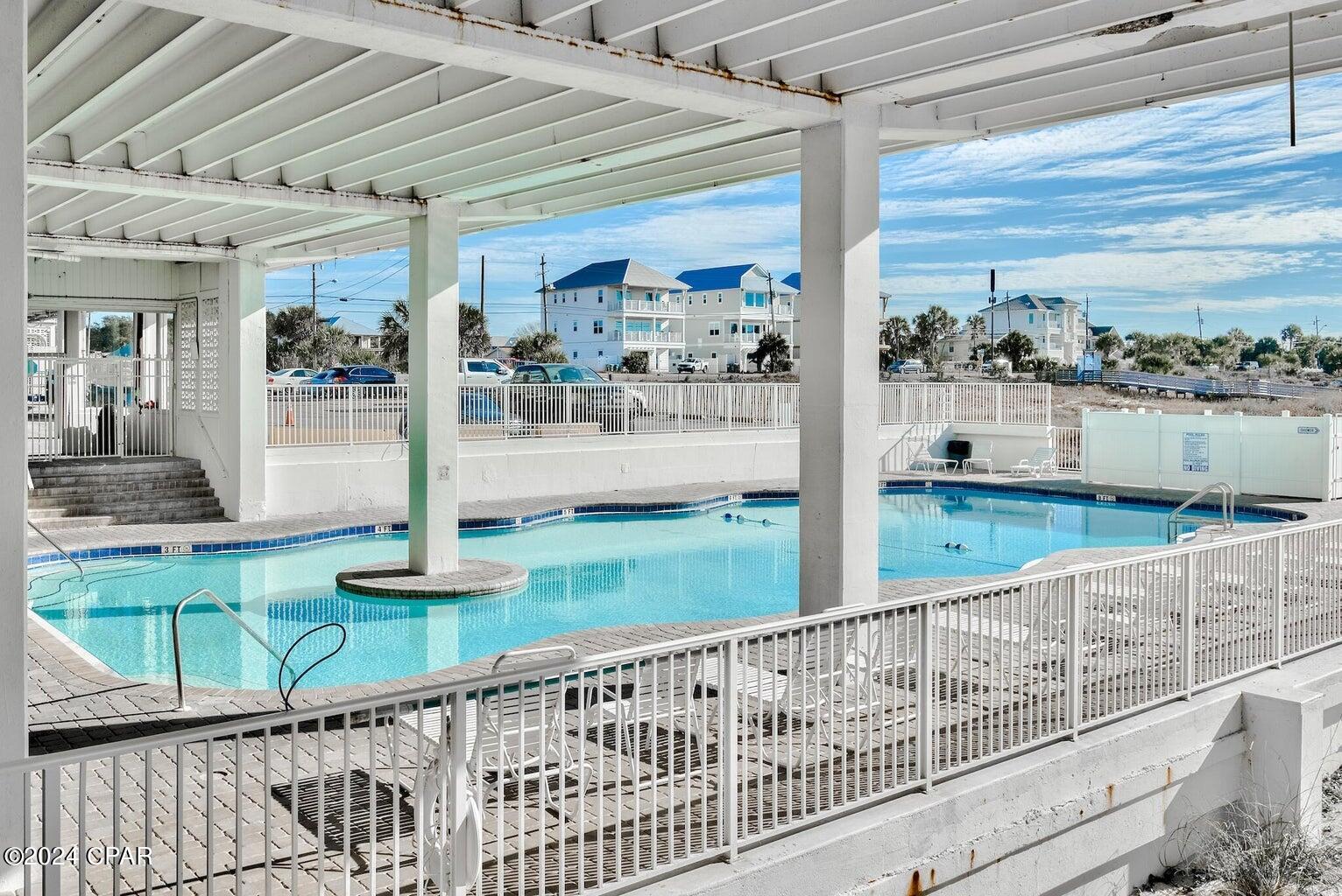 Fontainebleau Terrace - Residential