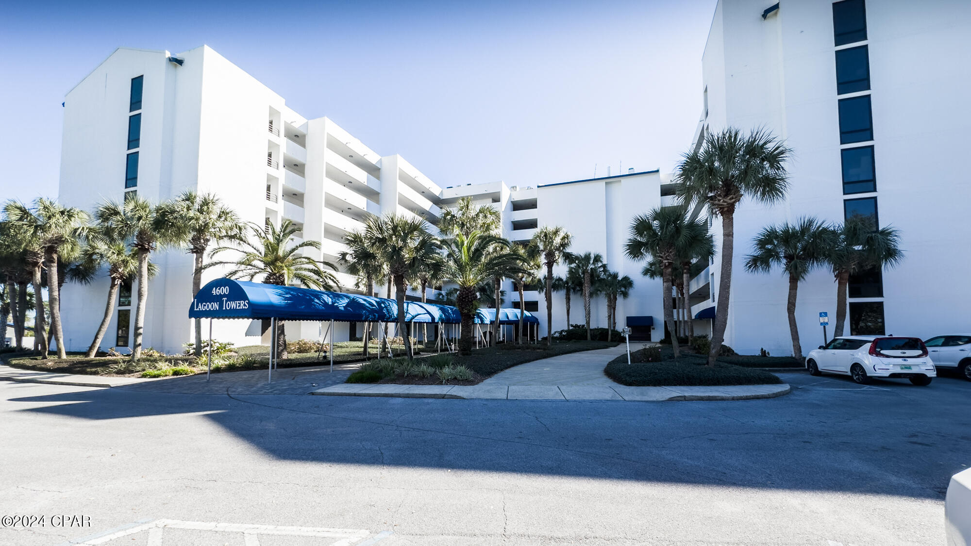 Lagoon Towers Phase I - Residential