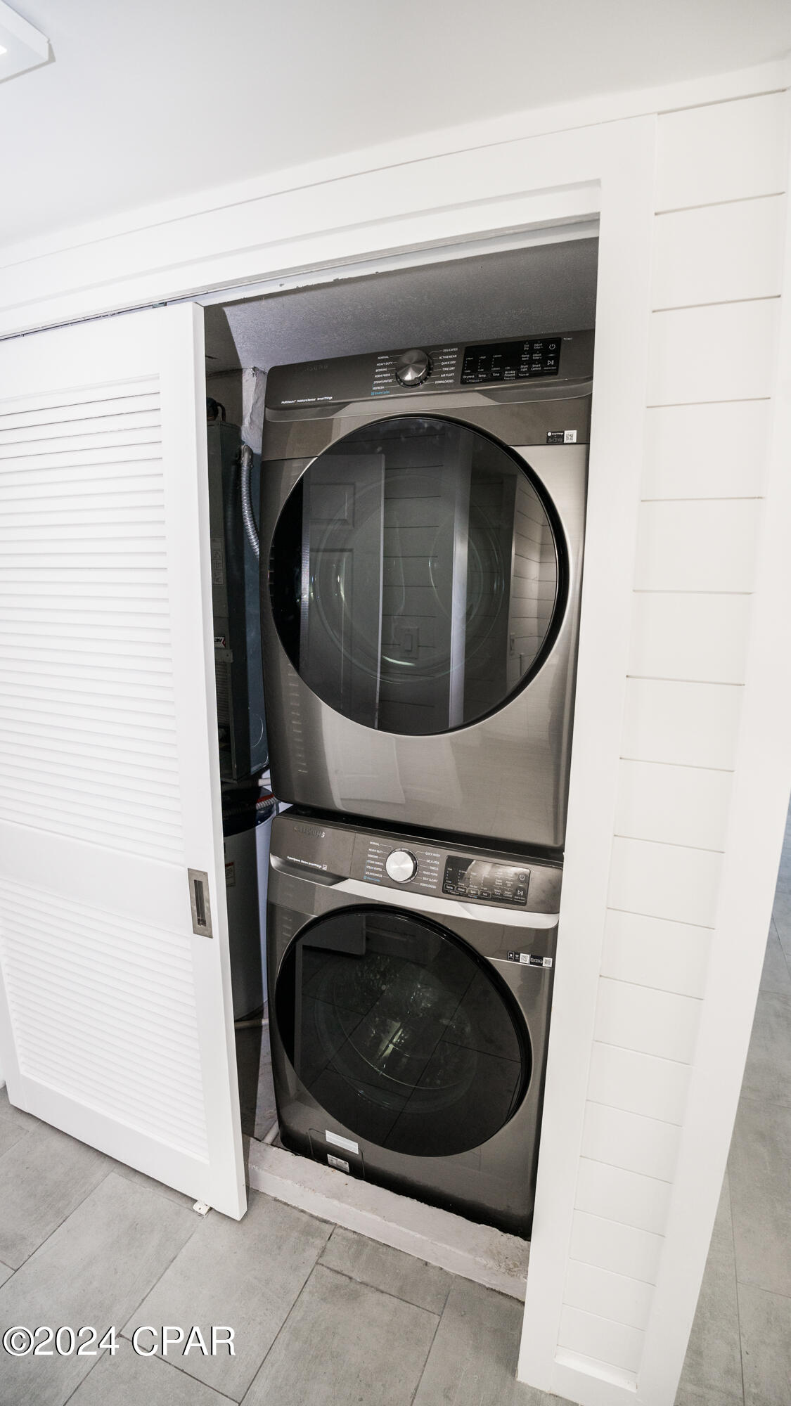 Lagoon Towers Phase I - Residential