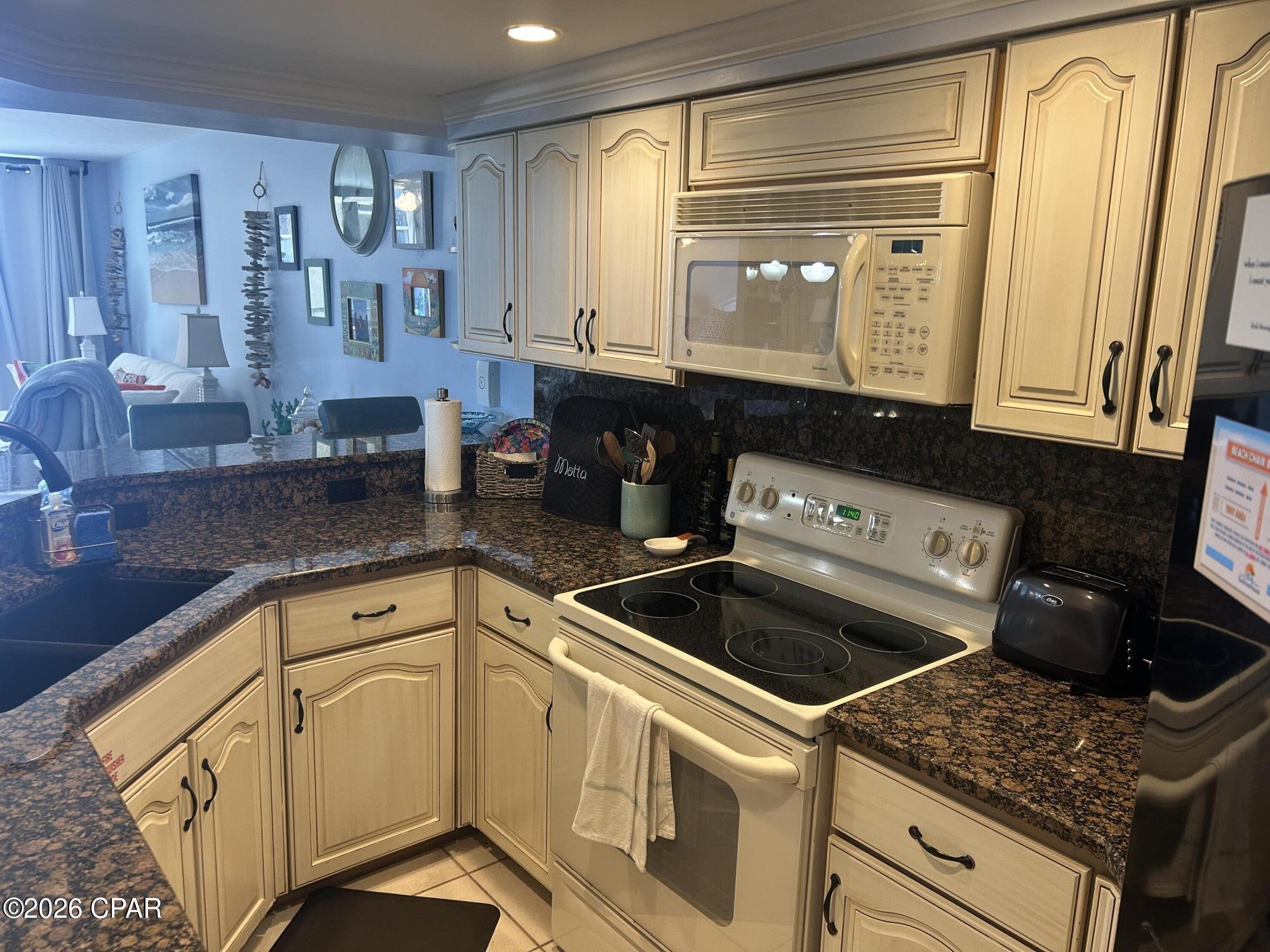 Summerhouse Condo. - Residential