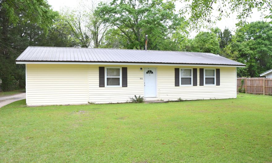 Located in the city limits of Chipley this 4 bedroom 1 bath home would be great for a first time home buyer or investment property. House boasts a  split floor plan with large master bedroom, new carpet throughout, updated kitchen to include cabinets, countertops and appliances. Outside features include fenced backyard, oversized back porch and a detached shop with 2 garage doors.