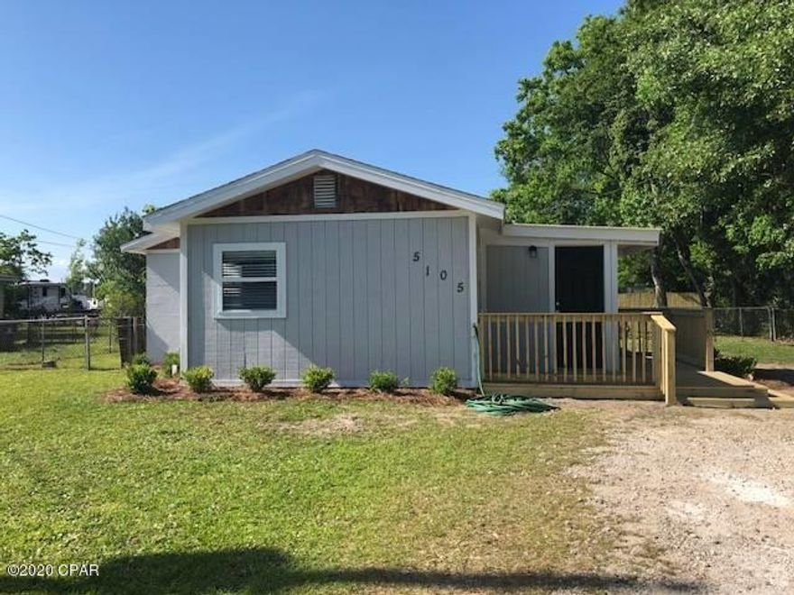 This home offers 1 Bedroom and 1 Bath with a bonus room. Equipped with a washer/dryer hookup, deck, and a partially fenced yard.



*All pets are a part of the application process and are subject to the homeowner's approval*