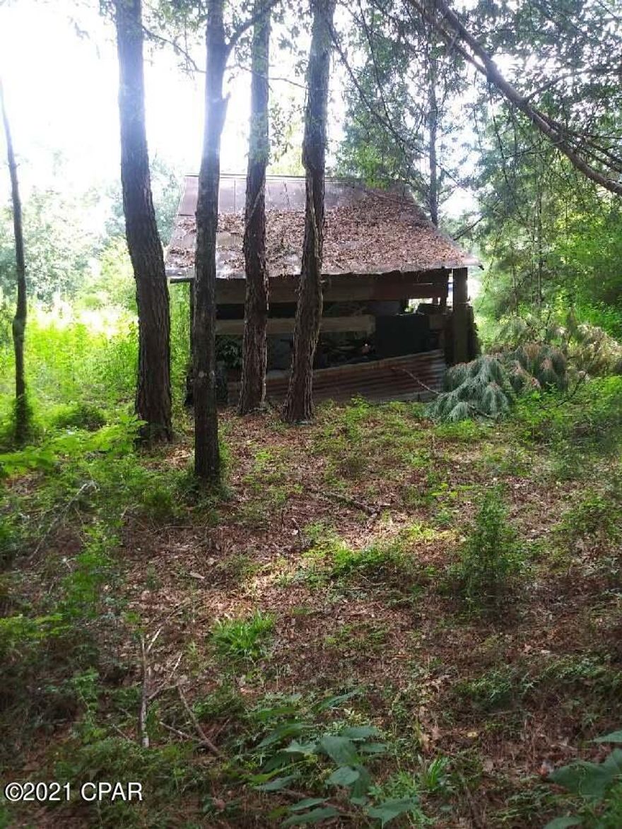 Great location for a home site. Located just north on schools on HWY 81.