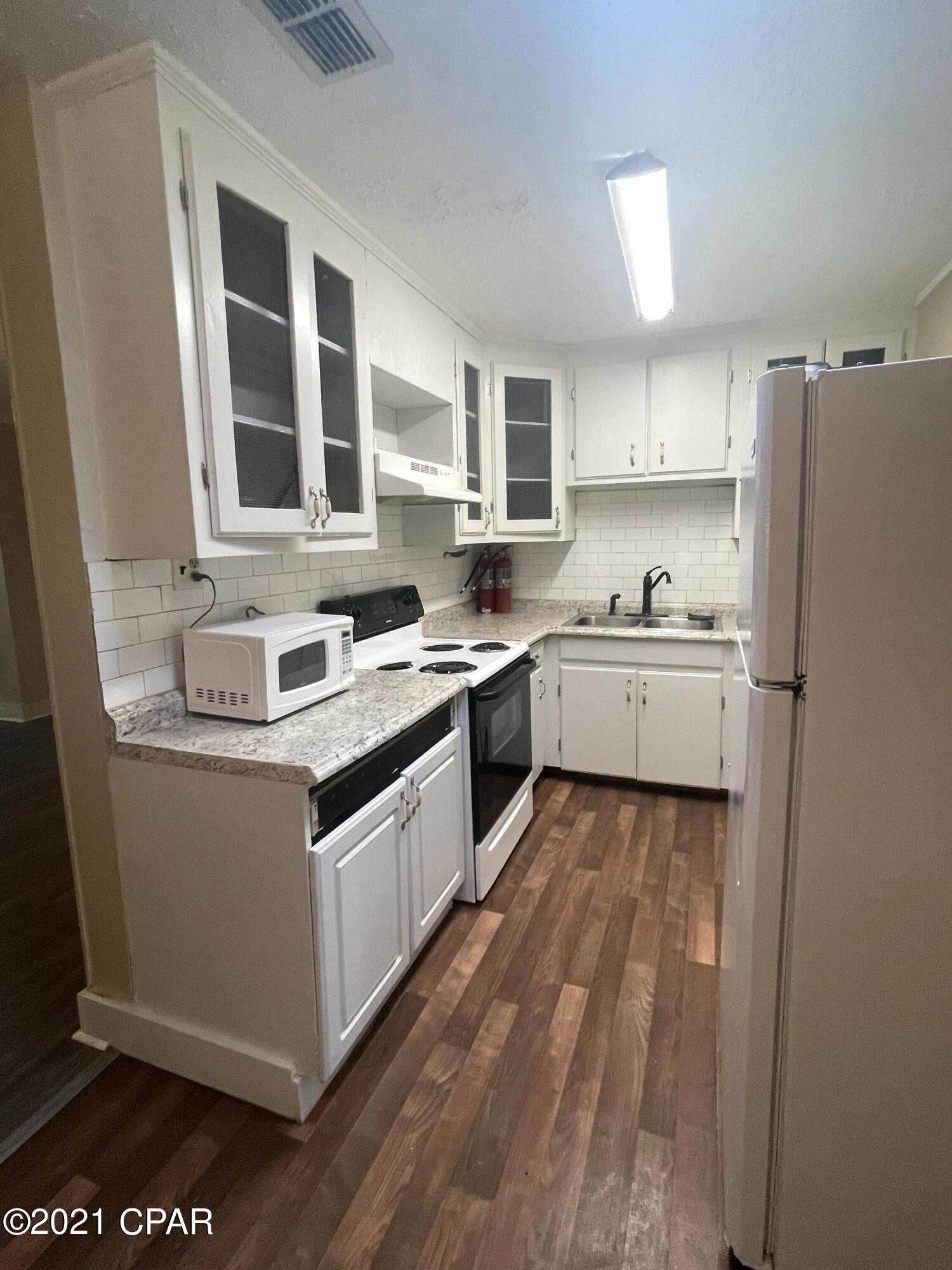 [No Recorded Subdiv] - Residential