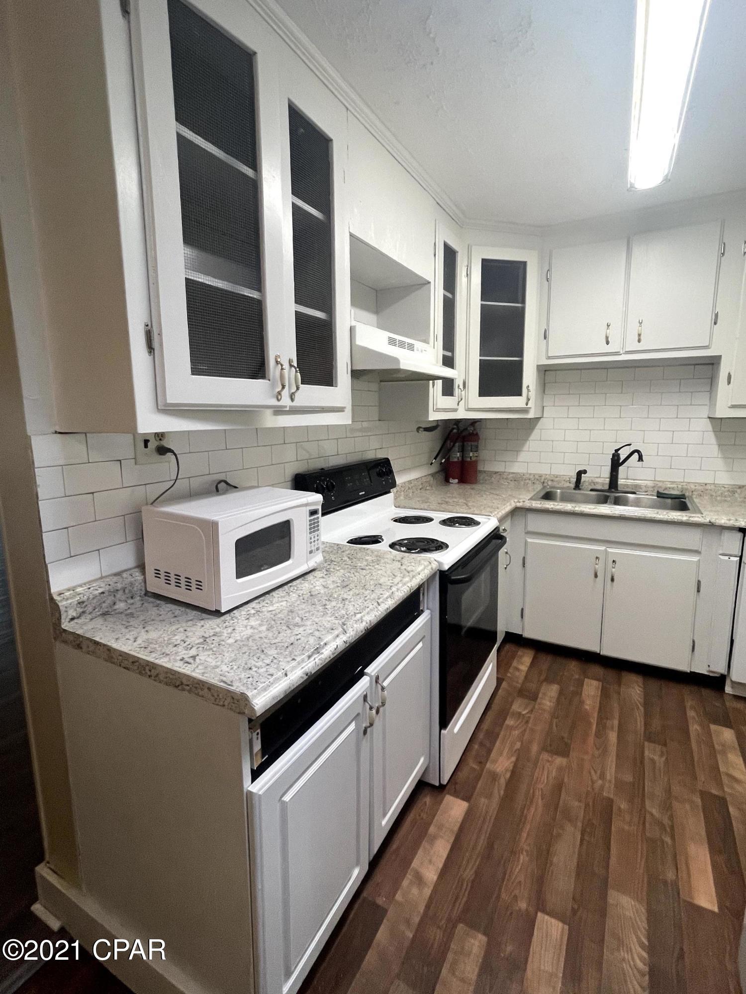 [No Recorded Subdiv] - Residential