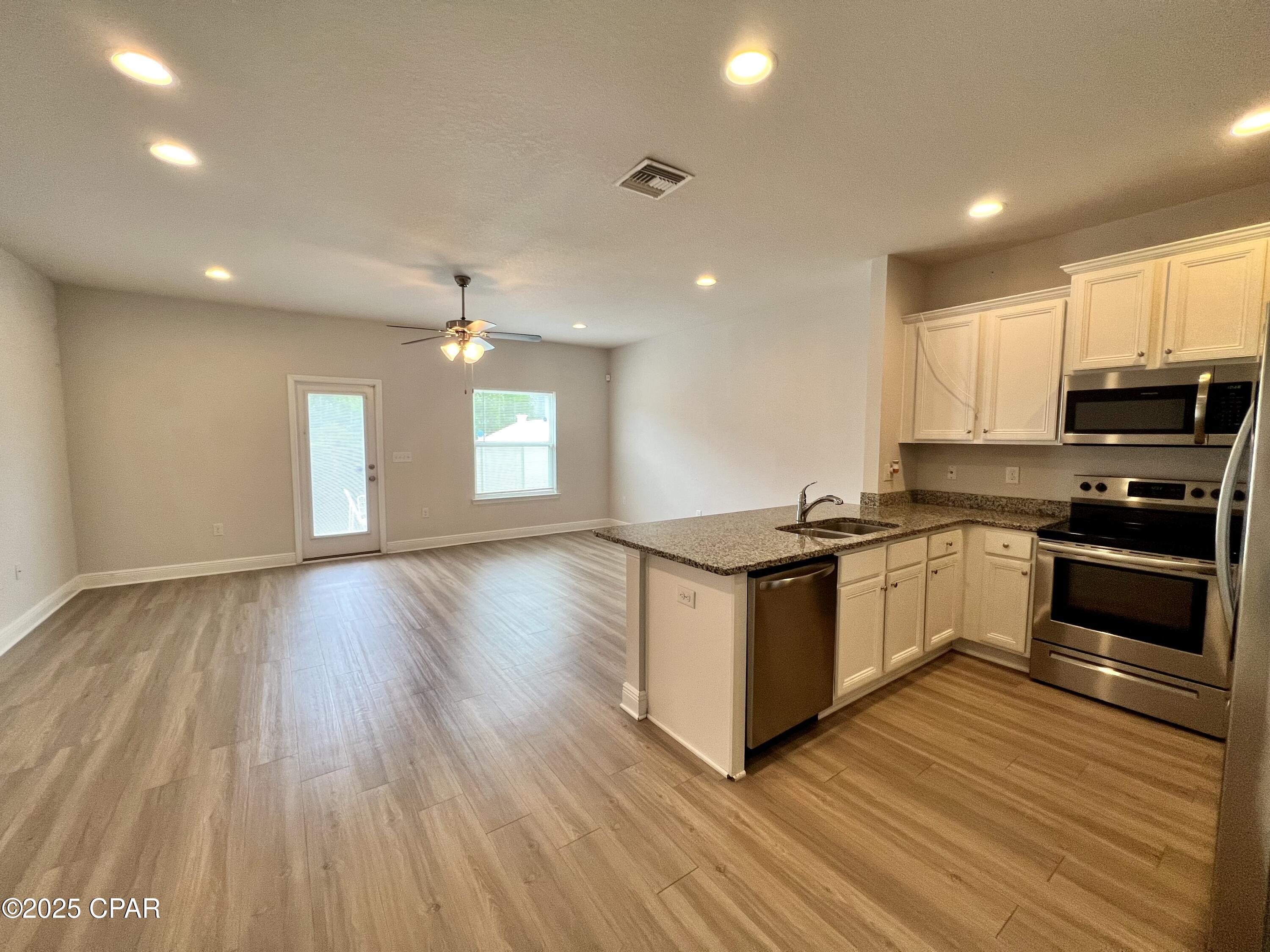 Hathaway Townhomes - Residential Lease