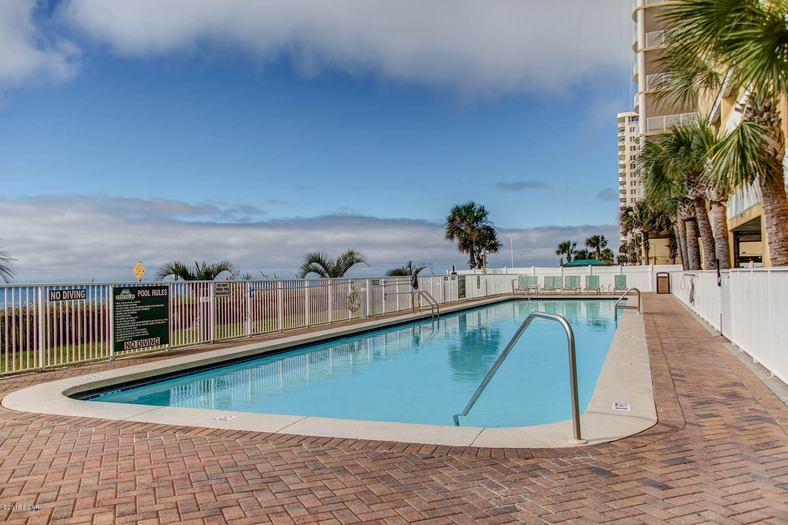 Twin Palms Resort - Residential