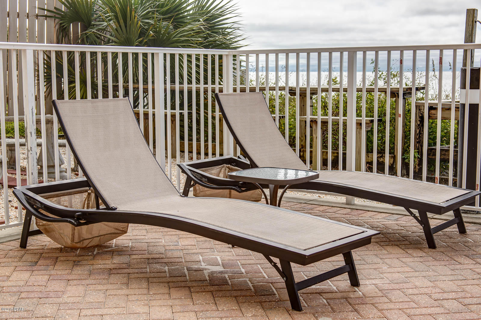 Twin Palms Resort - Residential