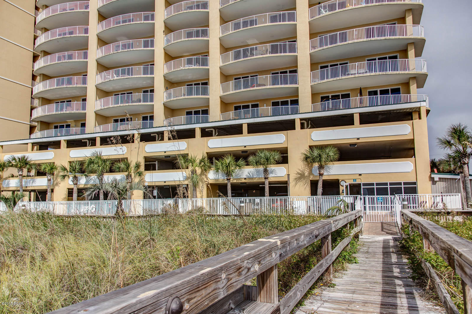 Twin Palms Resort - Residential