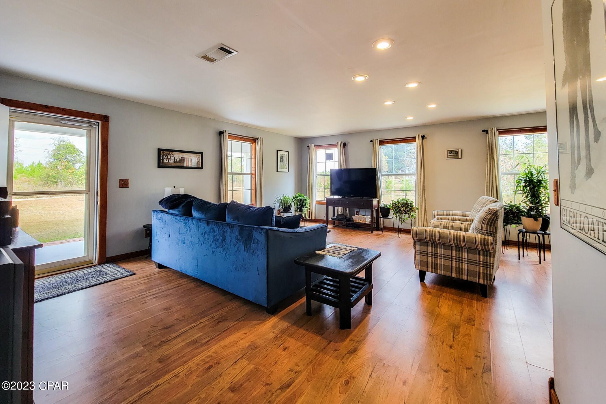 [No Recorded Subdiv] - Residential