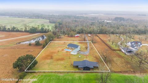 A home in Chipley