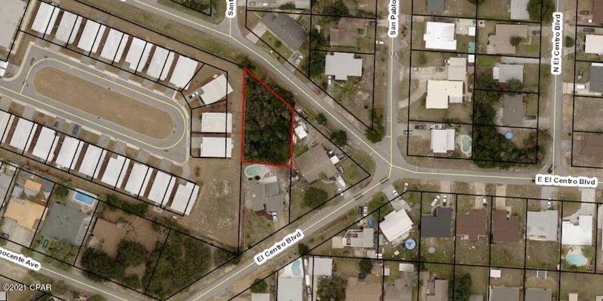 NIce building lot zoned R-2, allows duplex as well as short term rental.