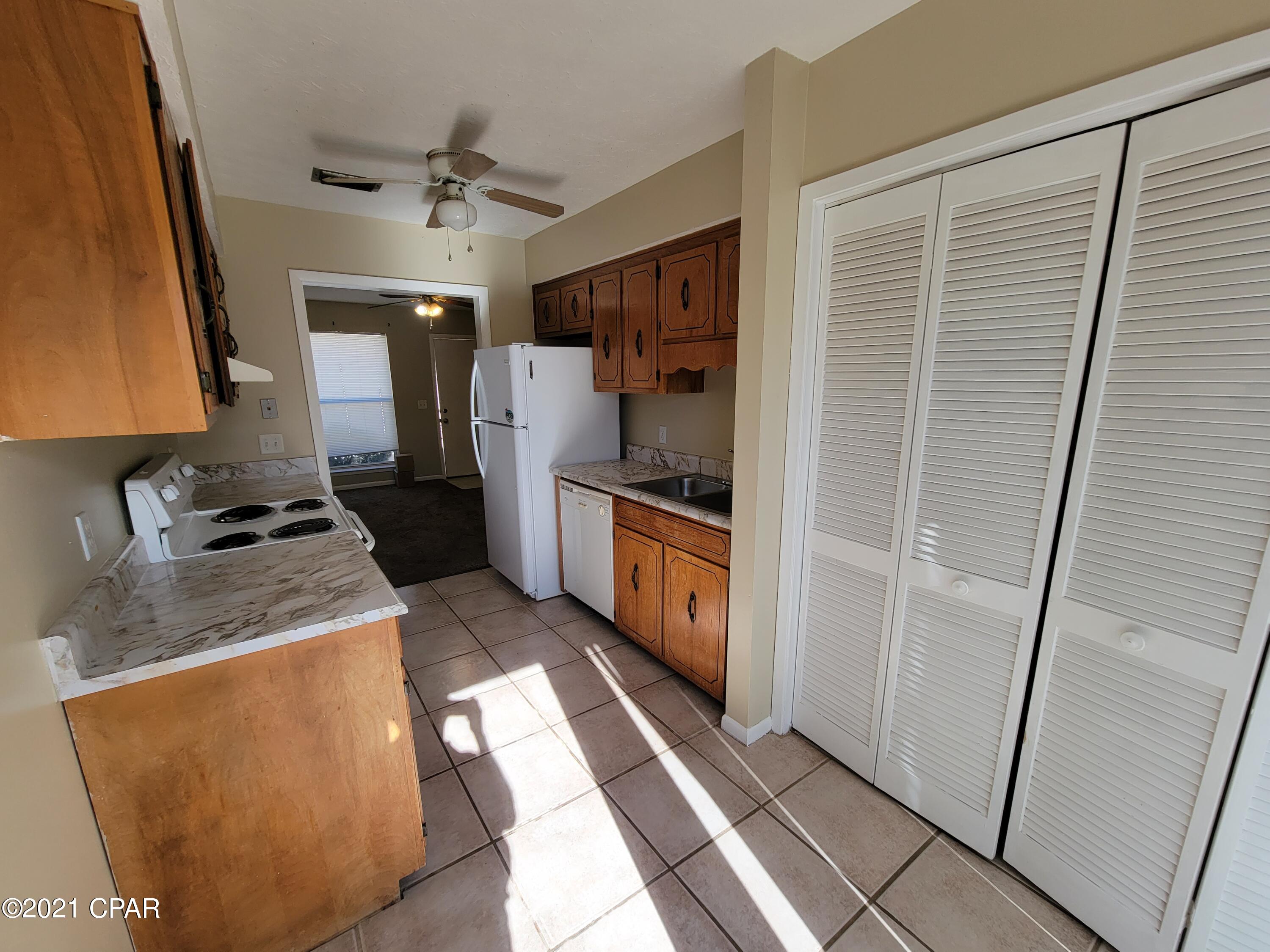 [No Recorded Subdiv] - Residential Lease