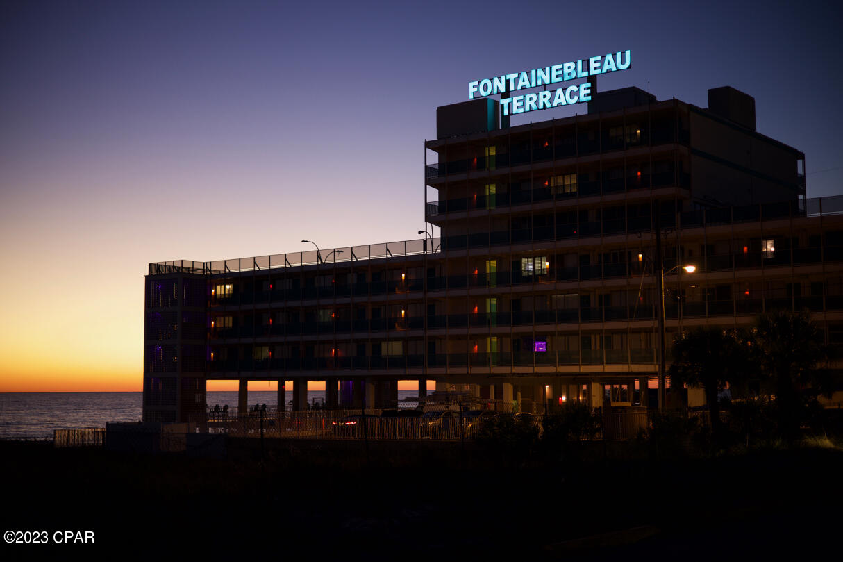Fontainebleau Terrace - Residential