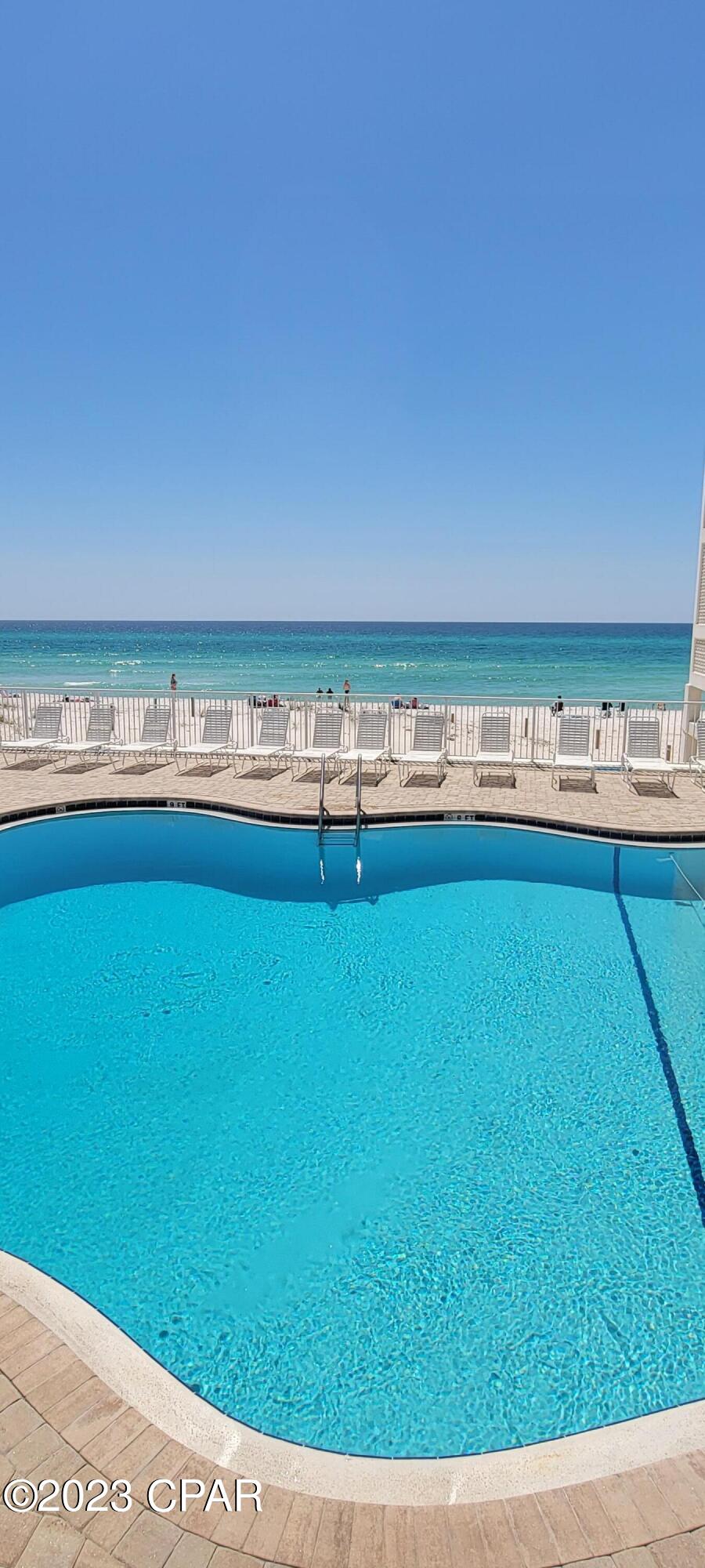 Fontainebleau Terrace - Residential