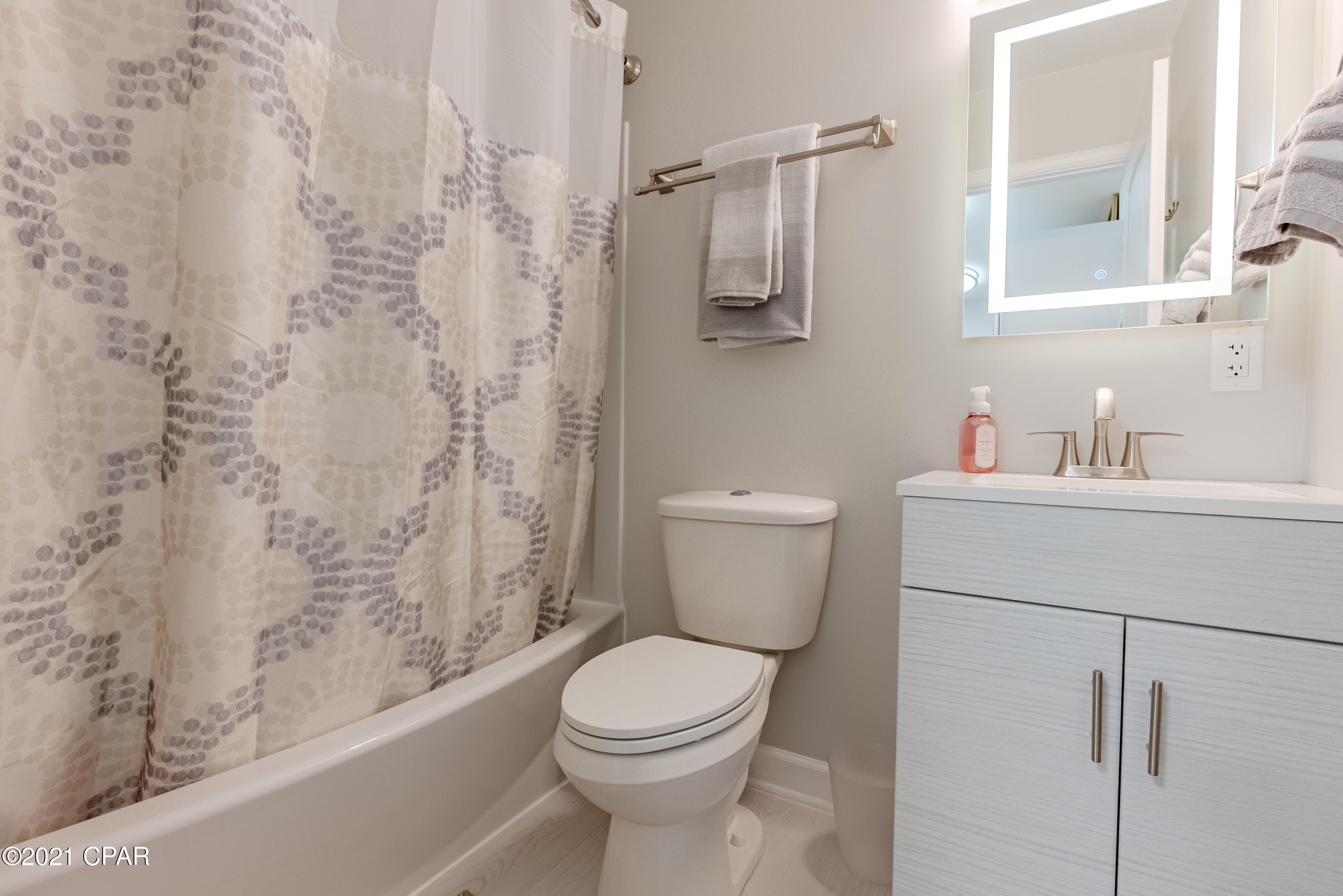 Island View Estates - Residential