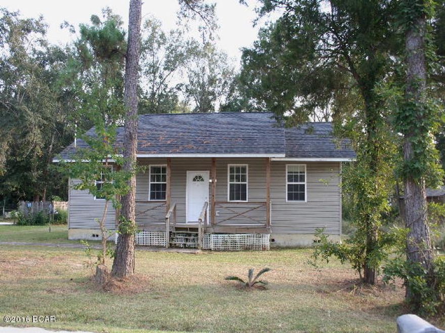 * PRICE REDUCED * Newer home in town in nice established neighborhood. Home has nice features with 3 bedrooms and 2 baths. The location is very convenient to all local amenities; just a couple of blocks to nice shopping center that has grocery store, restaurant and more. The lot is a nice size. This home would be great for first time home buyers or retirees! Don't wait, make appointment to see now!