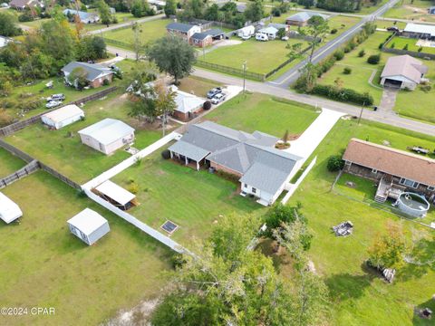 A home in Blountstown