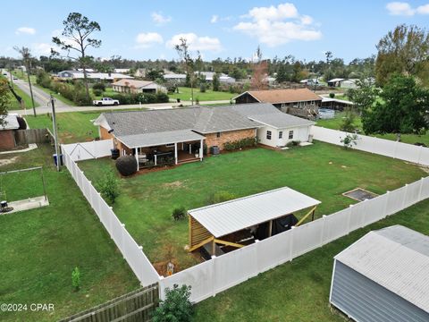 A home in Blountstown