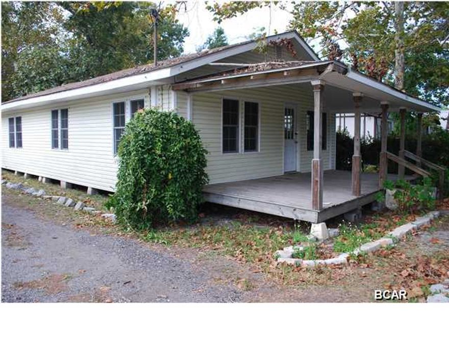 Older home that could use a little TLC. Well located close to shopping.