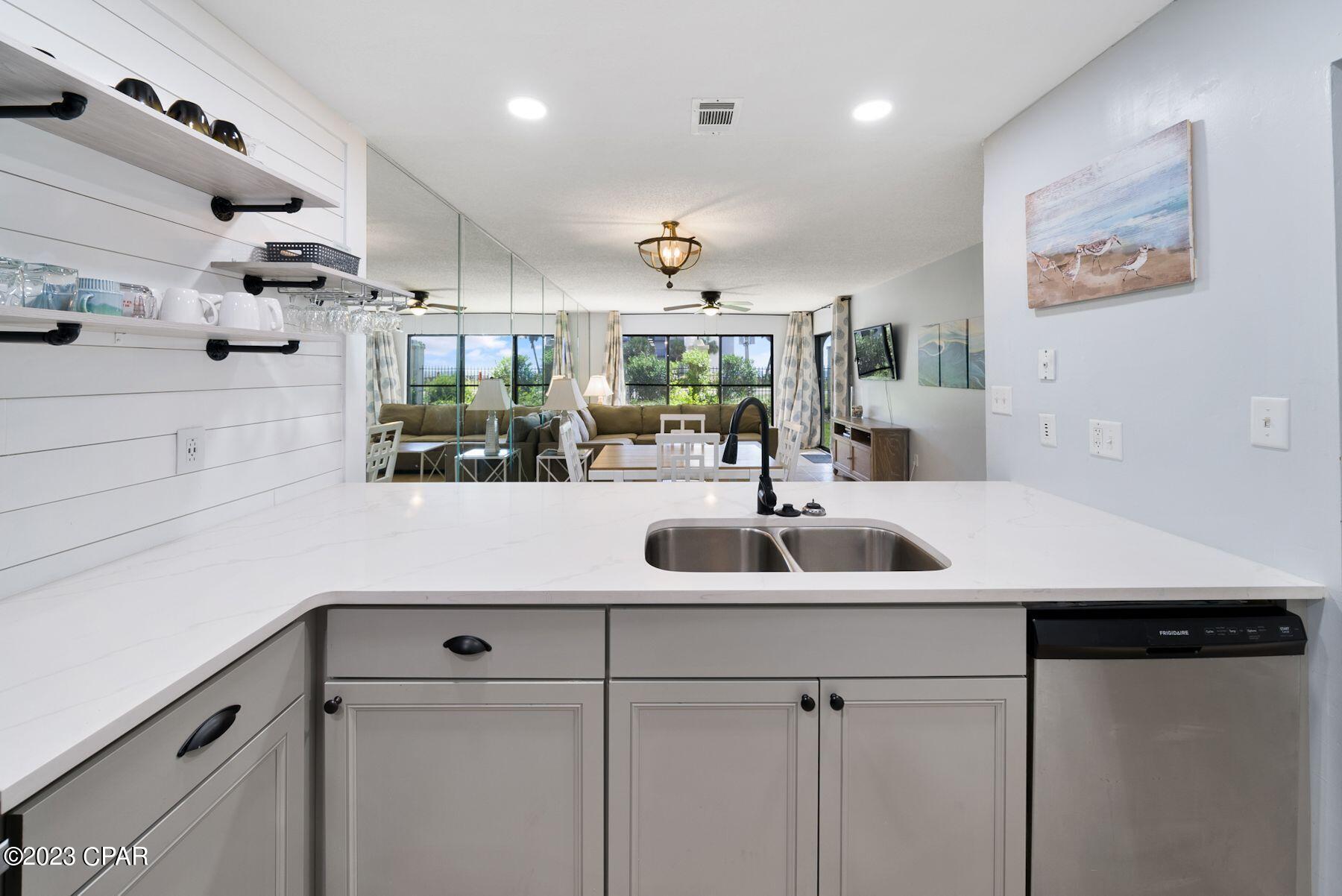 Edgewater Golf Villas V-C - Residential