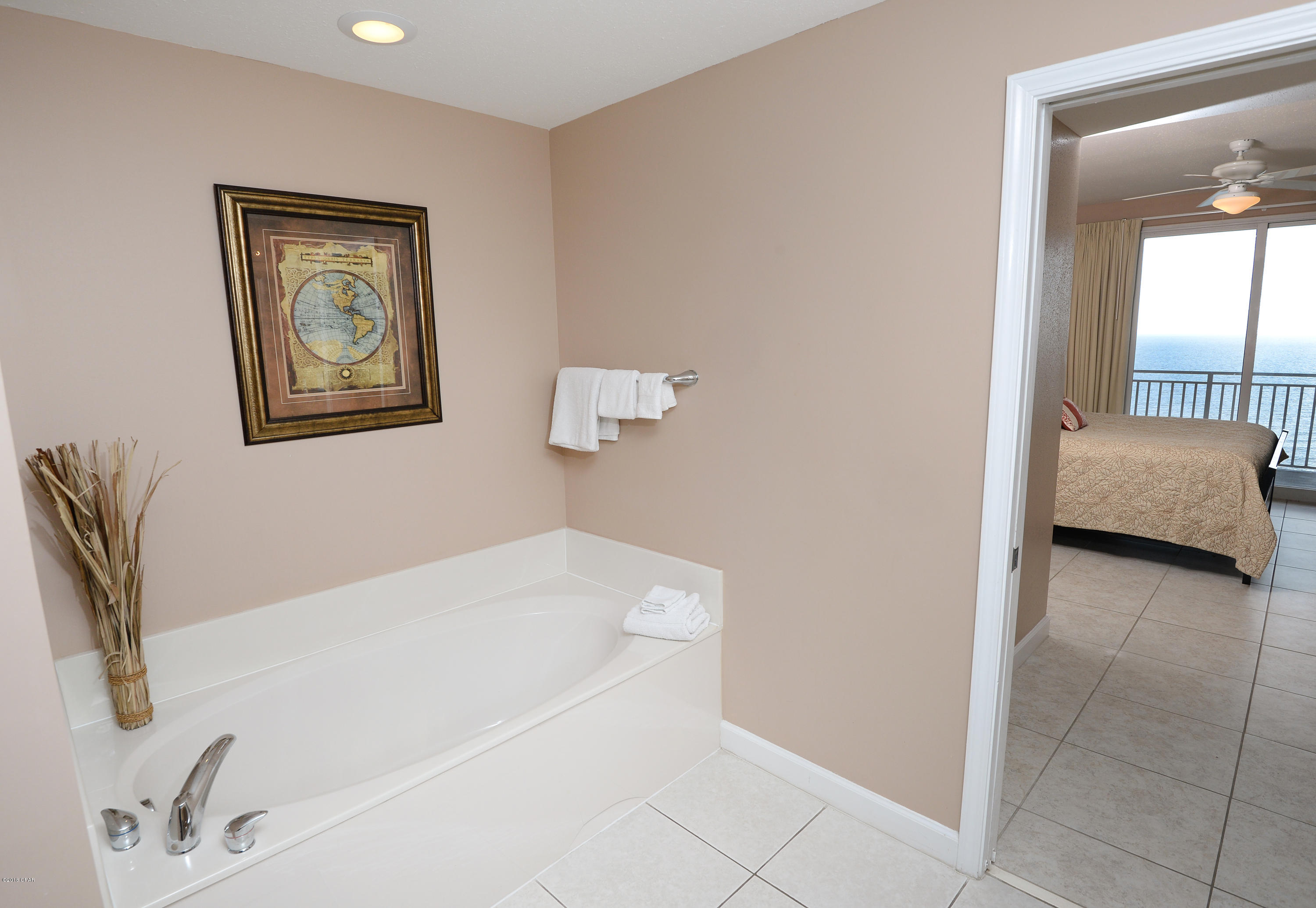 Splash Condo - Residential