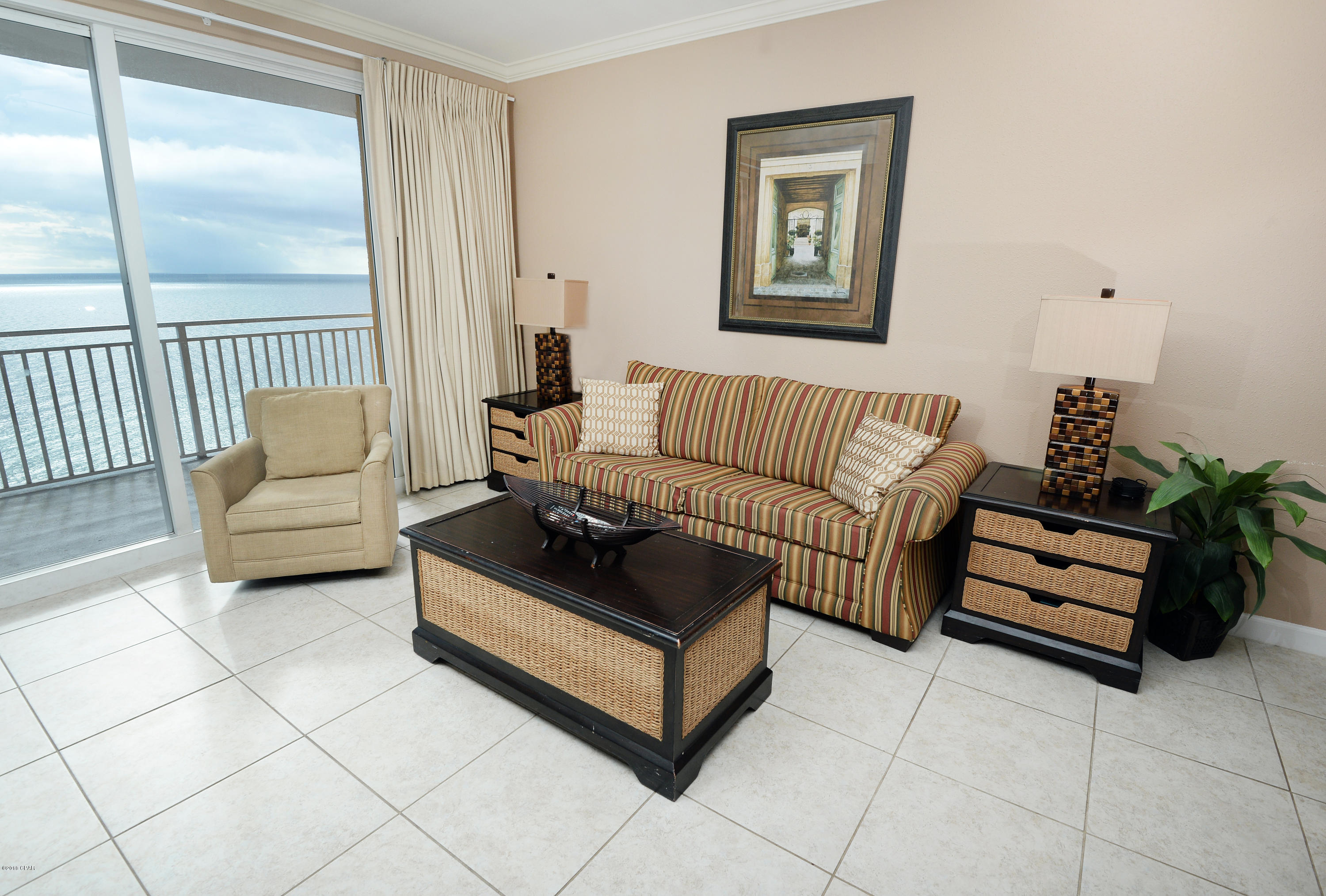 Splash Condo - Residential