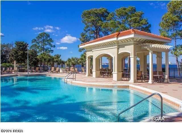 Magnolia Bay Club - Residential