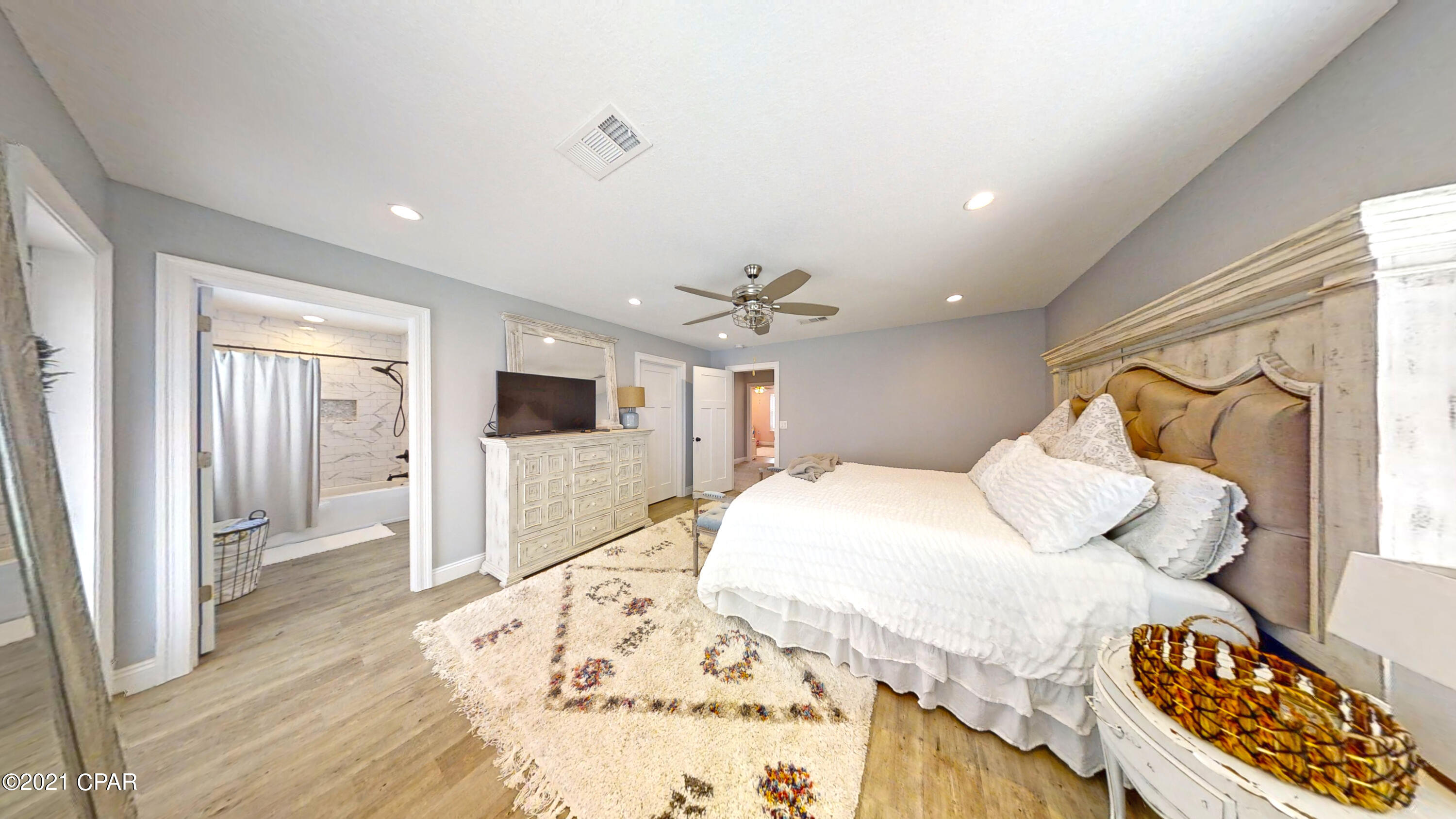 Magnolia Bay Club - Residential