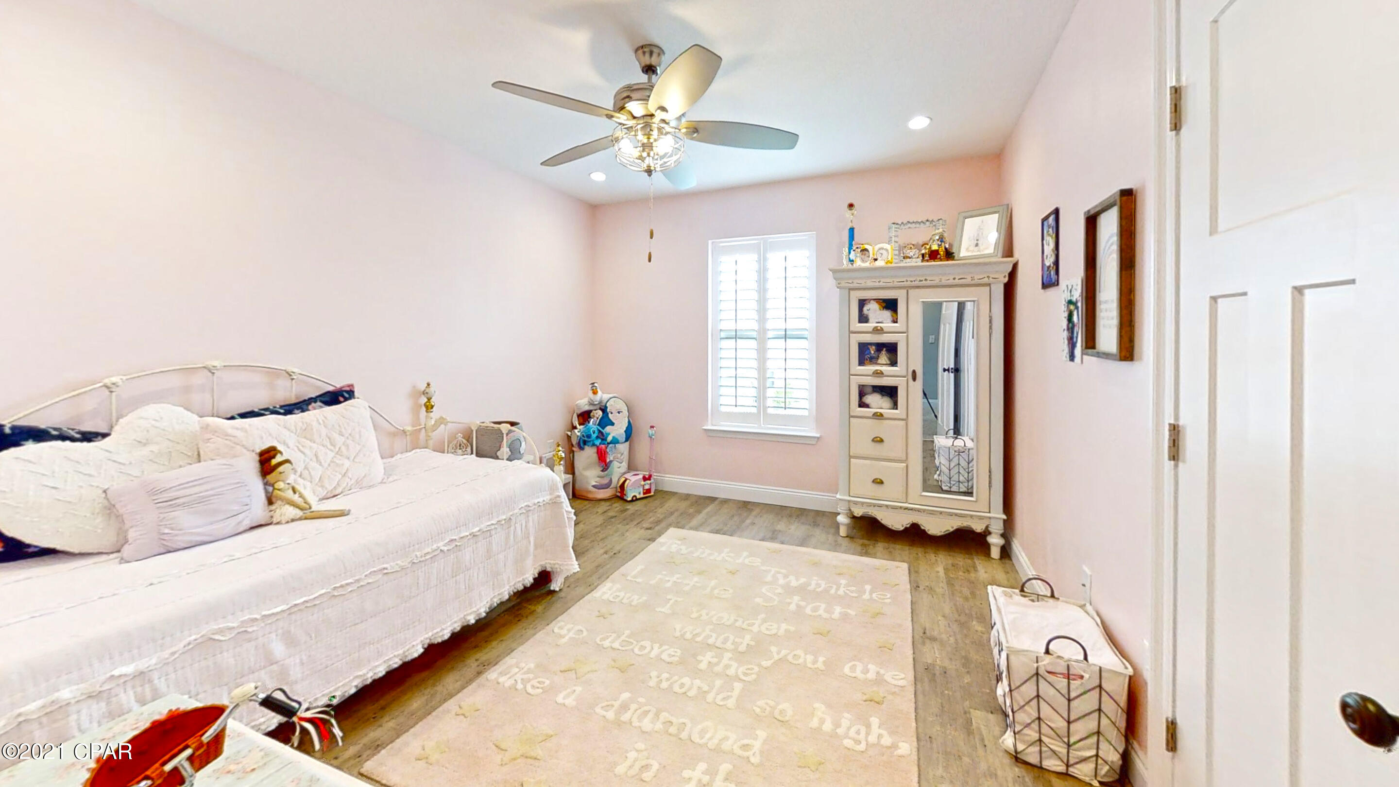 Magnolia Bay Club - Residential