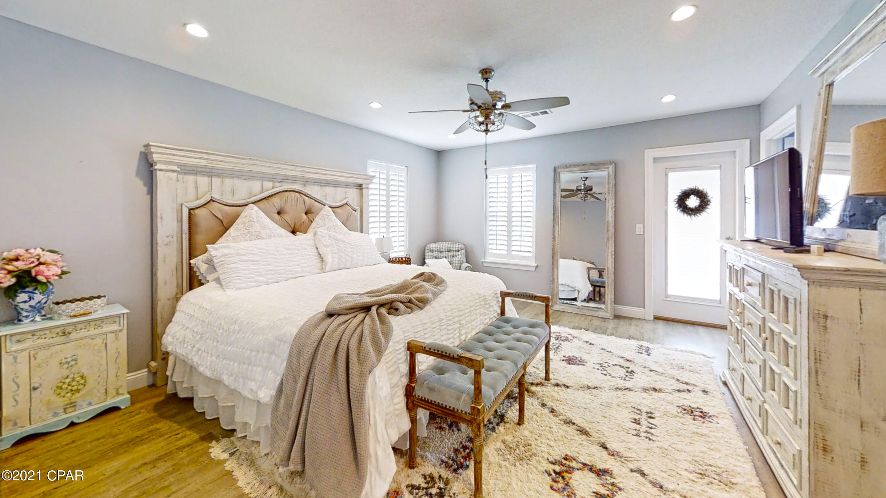 Magnolia Bay Club - Residential