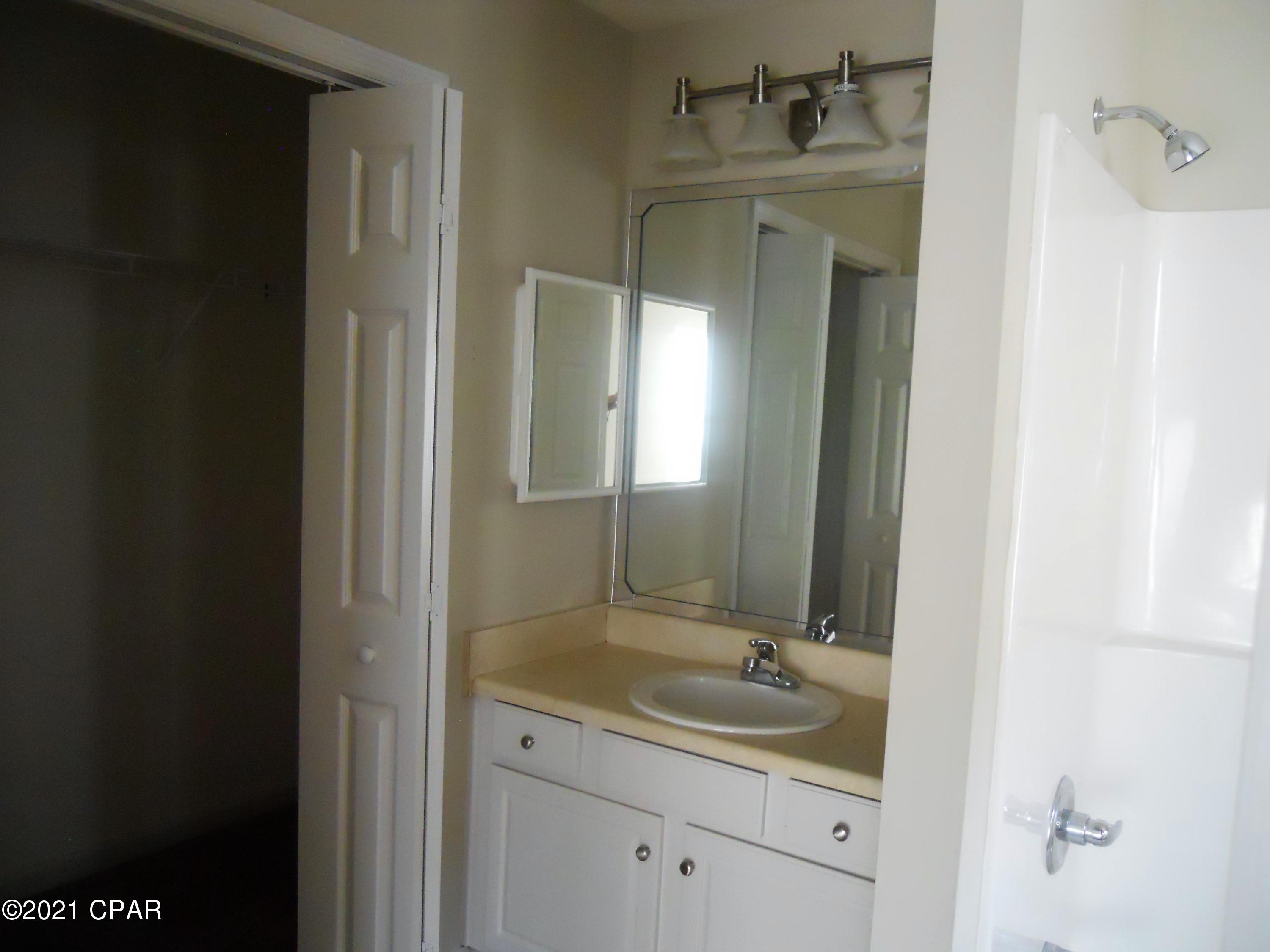 Palm Cove - Residential Lease