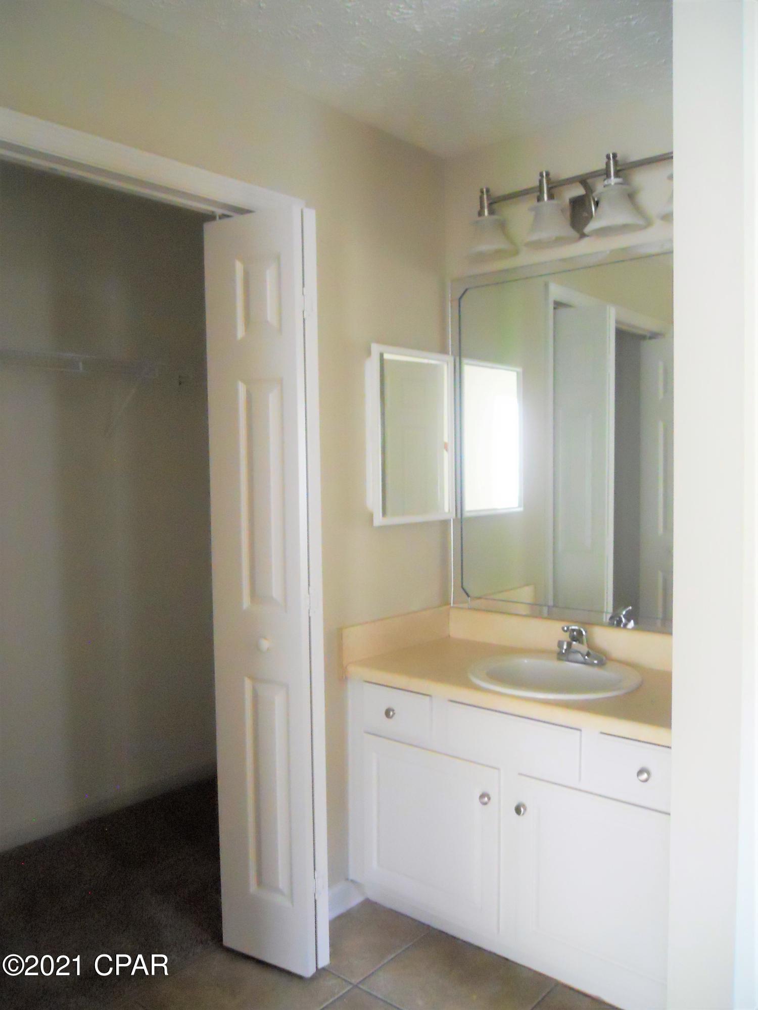 Palm Cove - Residential Lease