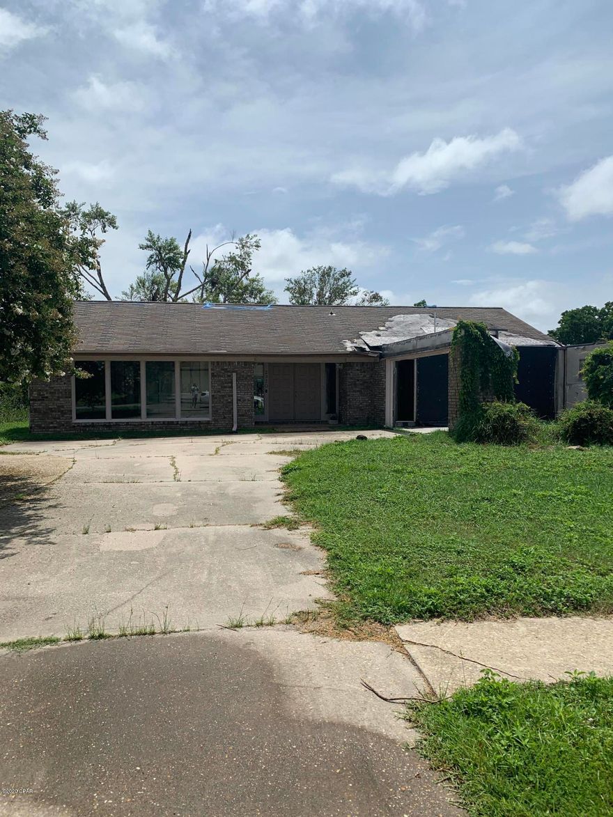 GREAT OPPORTUNITY for your next project home!  This home is located in a great centrally located neighborhood that would easily support an ARV approaching $300k with the right build-out!  The home is on a gorgeous lot just under half acre, sidewalks and beautiful homes on this street!  Already gutted to the studs.  Call today - will not last!!