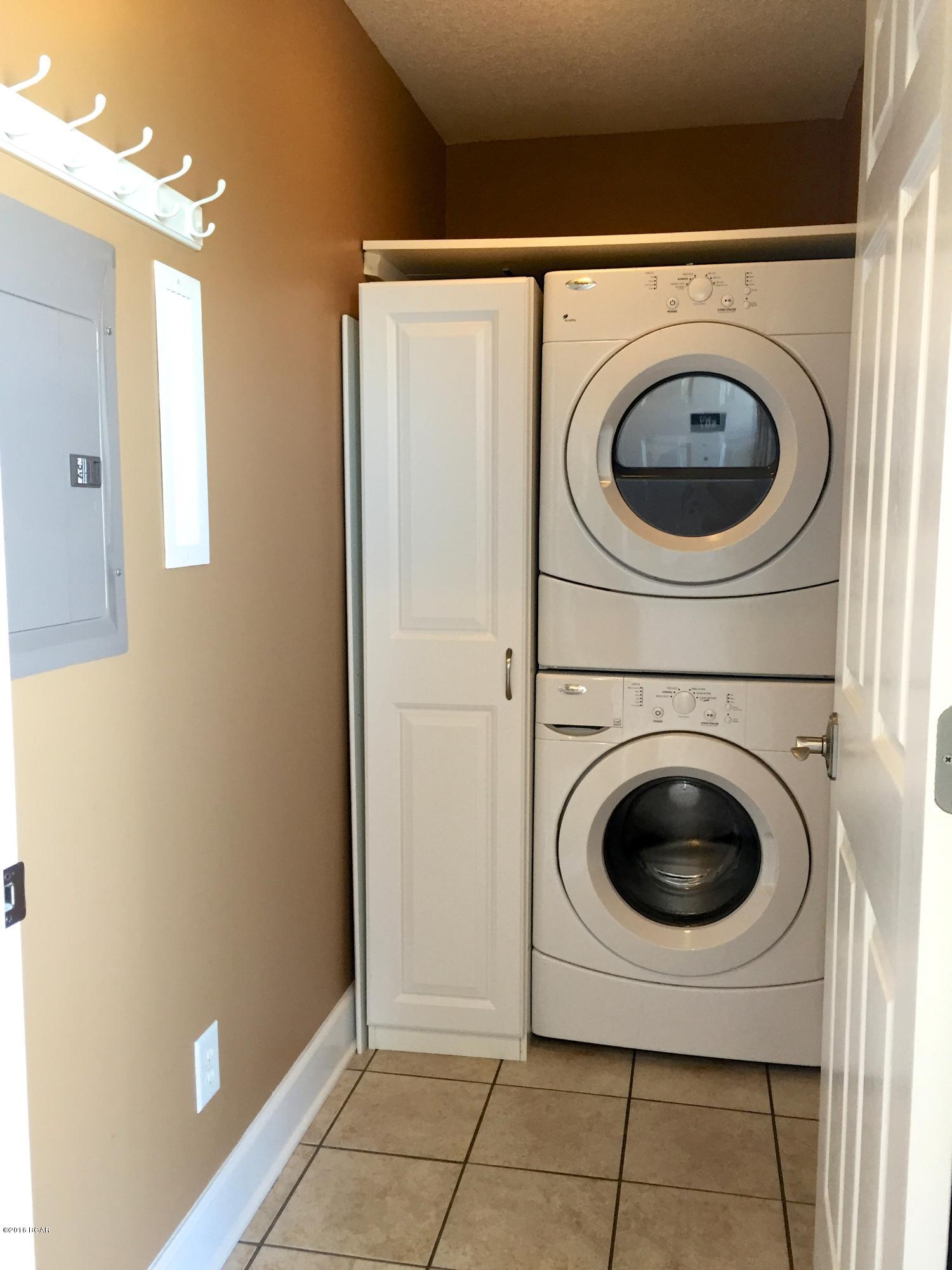 Tropic Winds - Residential