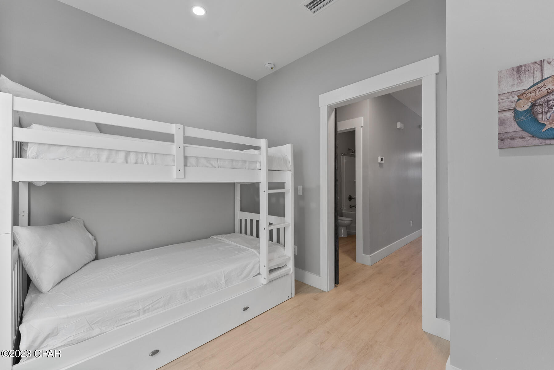 Laguna Beach Estates 7th Add - Residential Lease