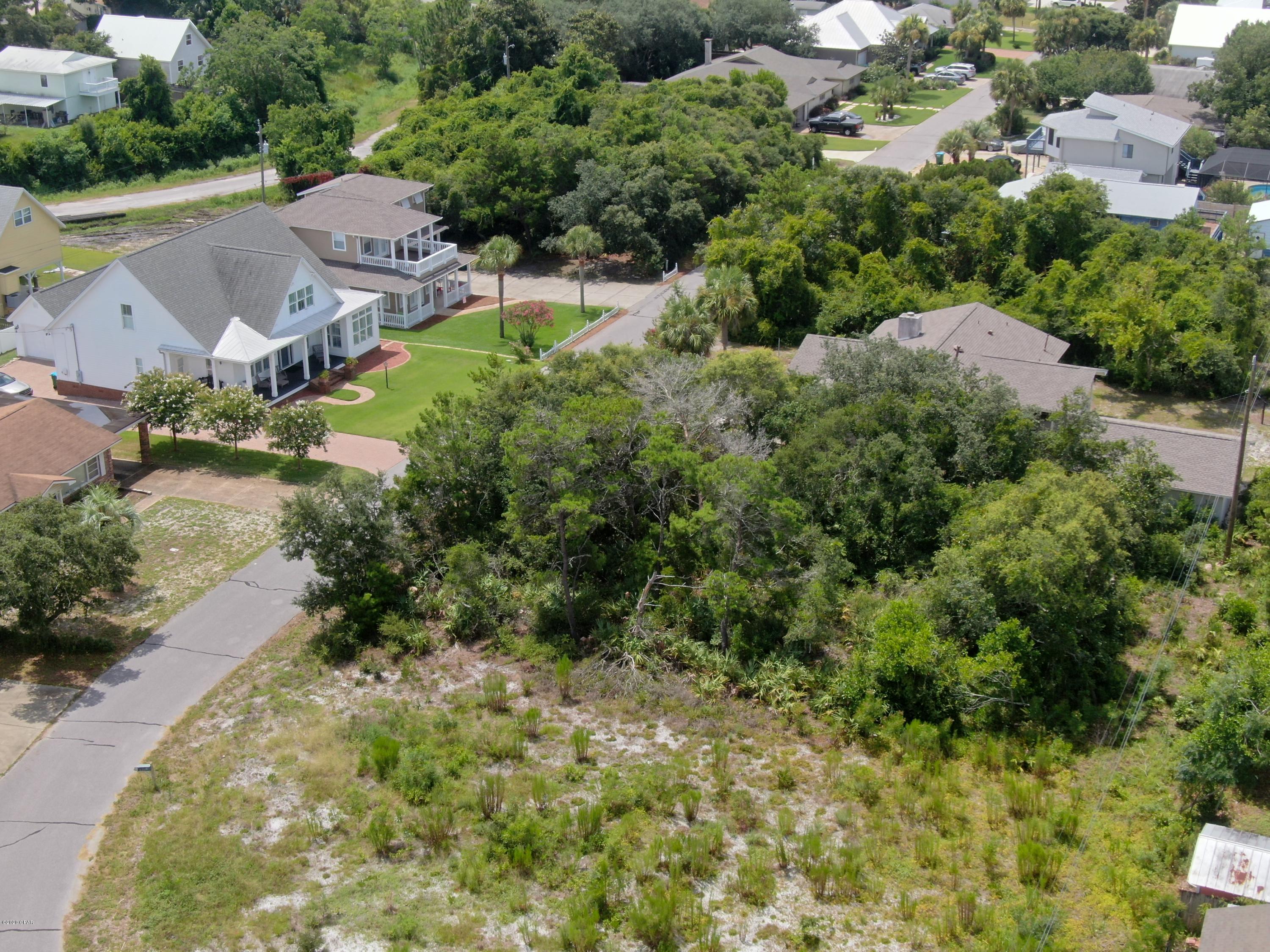 Santa Monica Beach - Land