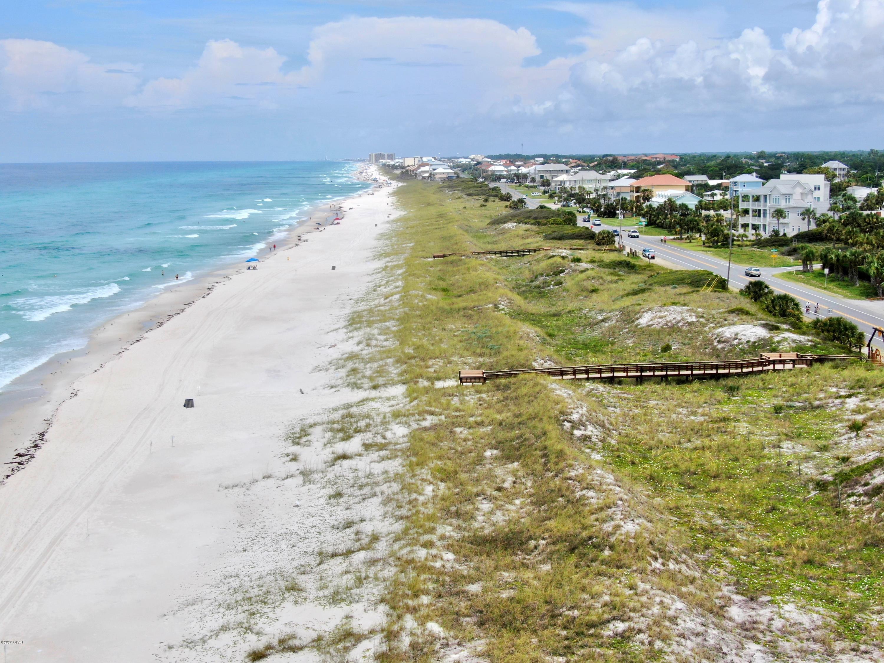 Santa Monica Beach - Land