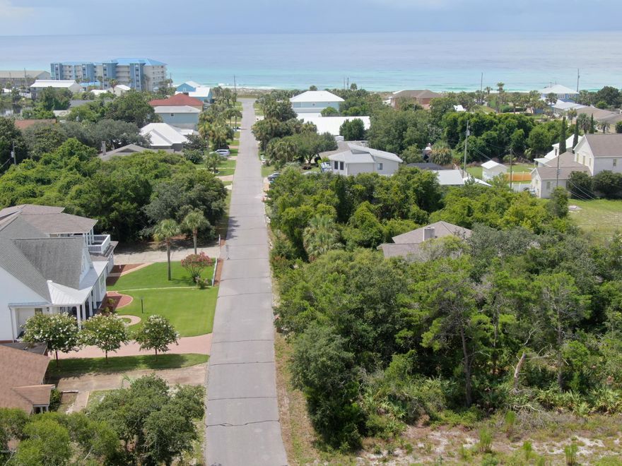 Extremely rare Santa Monica Beach-Vacant Lot ~Excellent location for your new home.

With no thru traffic & Gated Beach access, 

forget the tourist crowds and traffic..

Santa Monica Beach is a deeded beach community-the beach belongs to YOU, the  the homeowners.  Lot measurements are 70x110.