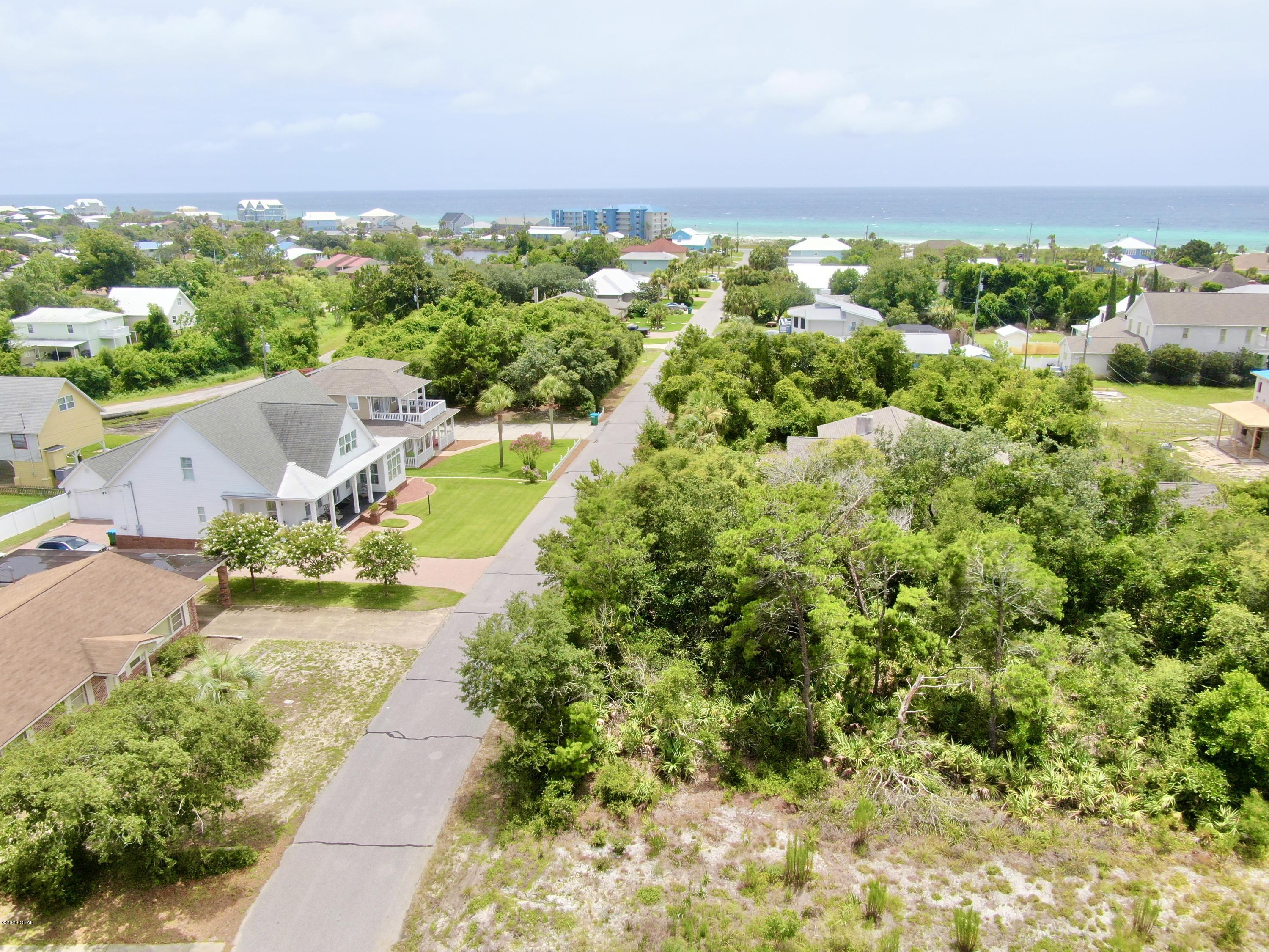 Santa Monica Beach - Land