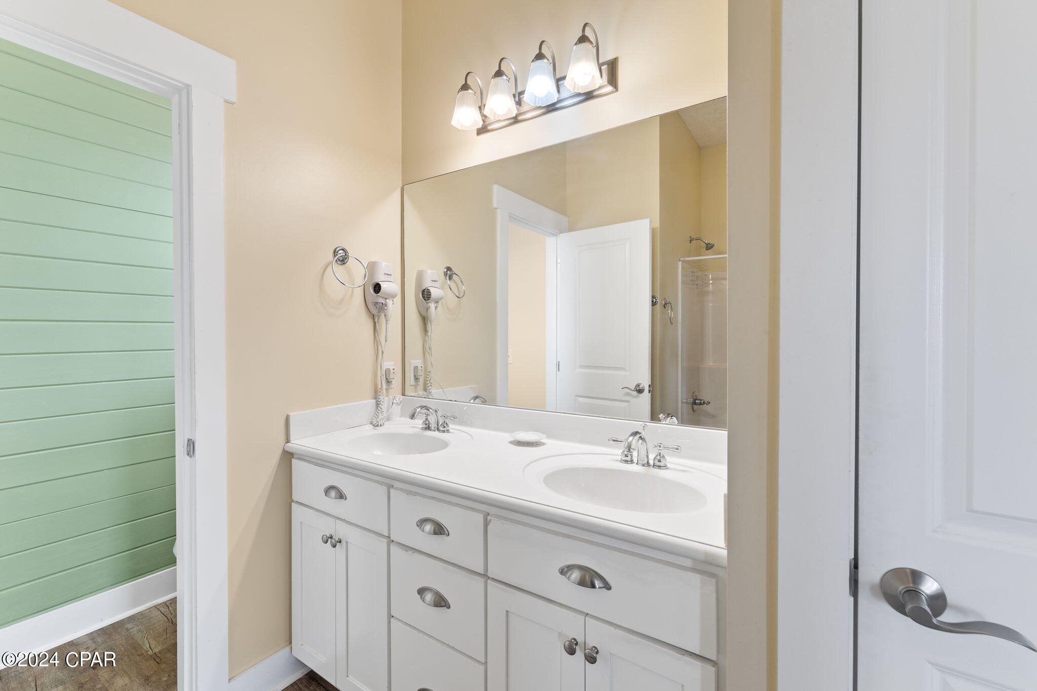 Laguna Beach Estates 8th Add - Residential