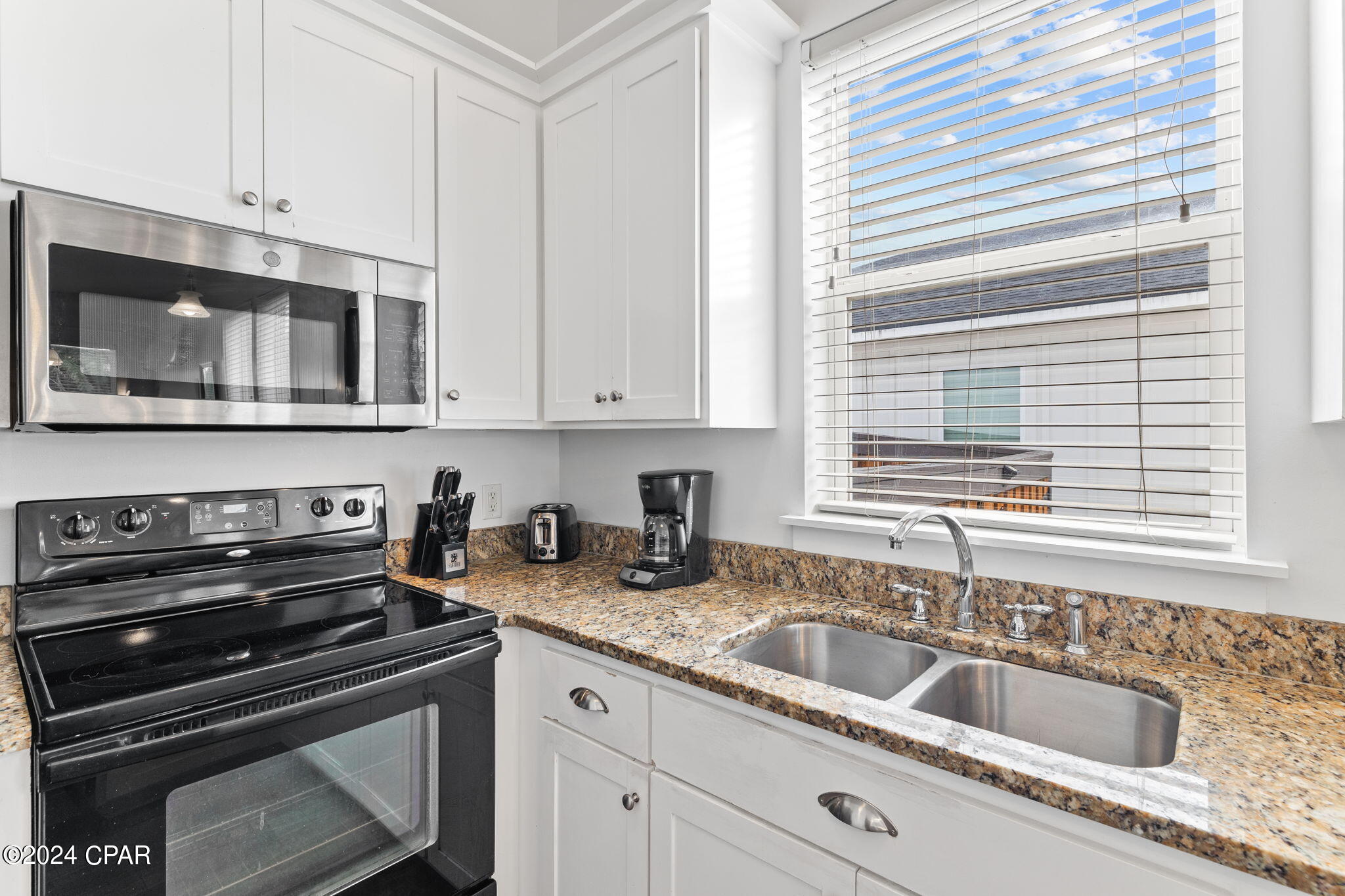 Laguna Beach Estates 8th Add - Residential