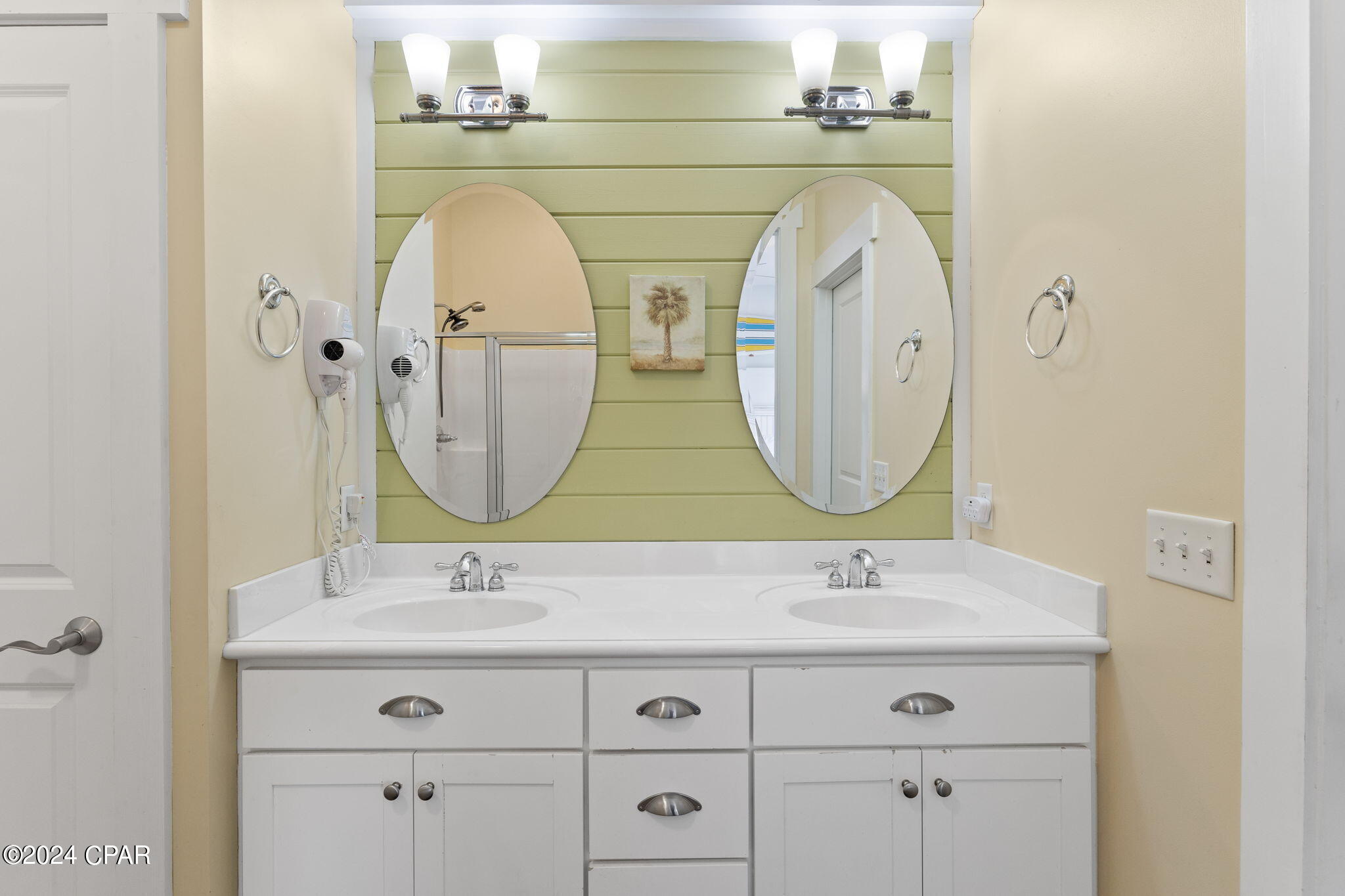 Laguna Beach Estates 8th Add - Residential