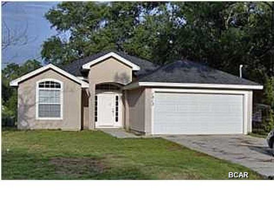 Great location! Eat-in kitchen, ceramic tile and carpet, separate laundry room, raised ceiling, 2-car garage, fenced back yard, and washer and dryer connections. Extra room could be office or den.