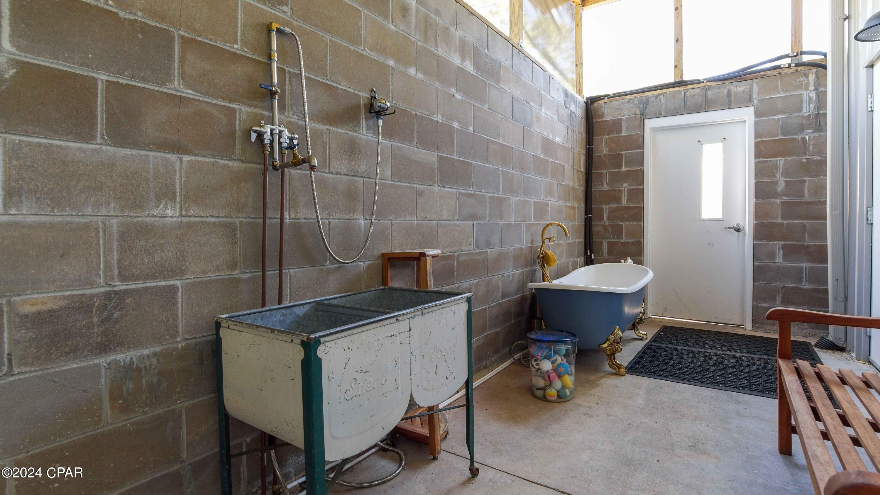 Beach Commerce Park - Commercial Sale