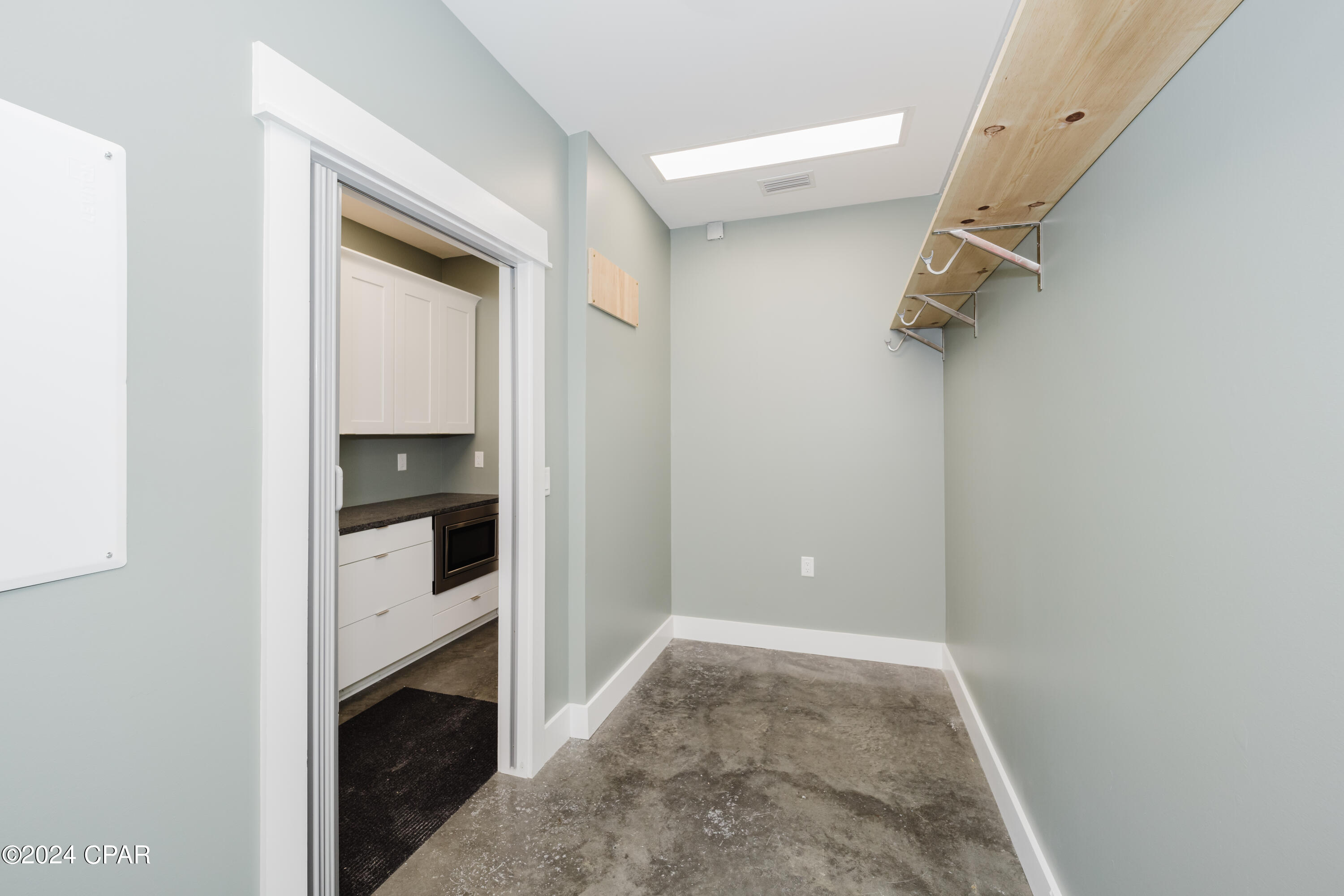 Beach Commerce Park - Commercial Sale