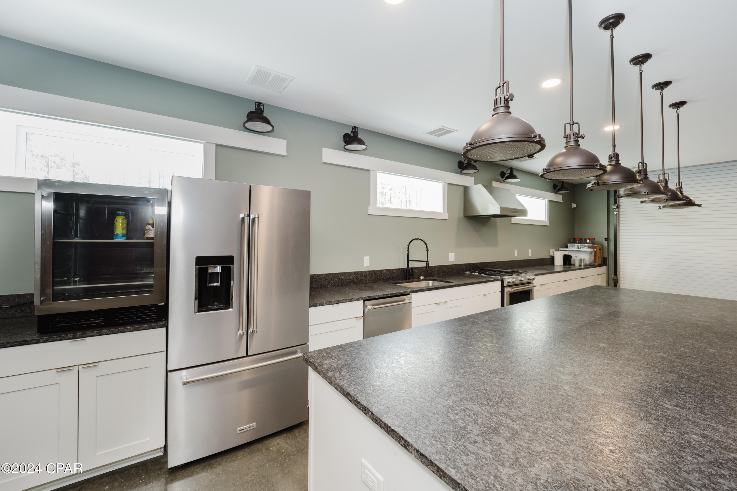 Beach Commerce Park - Commercial Sale