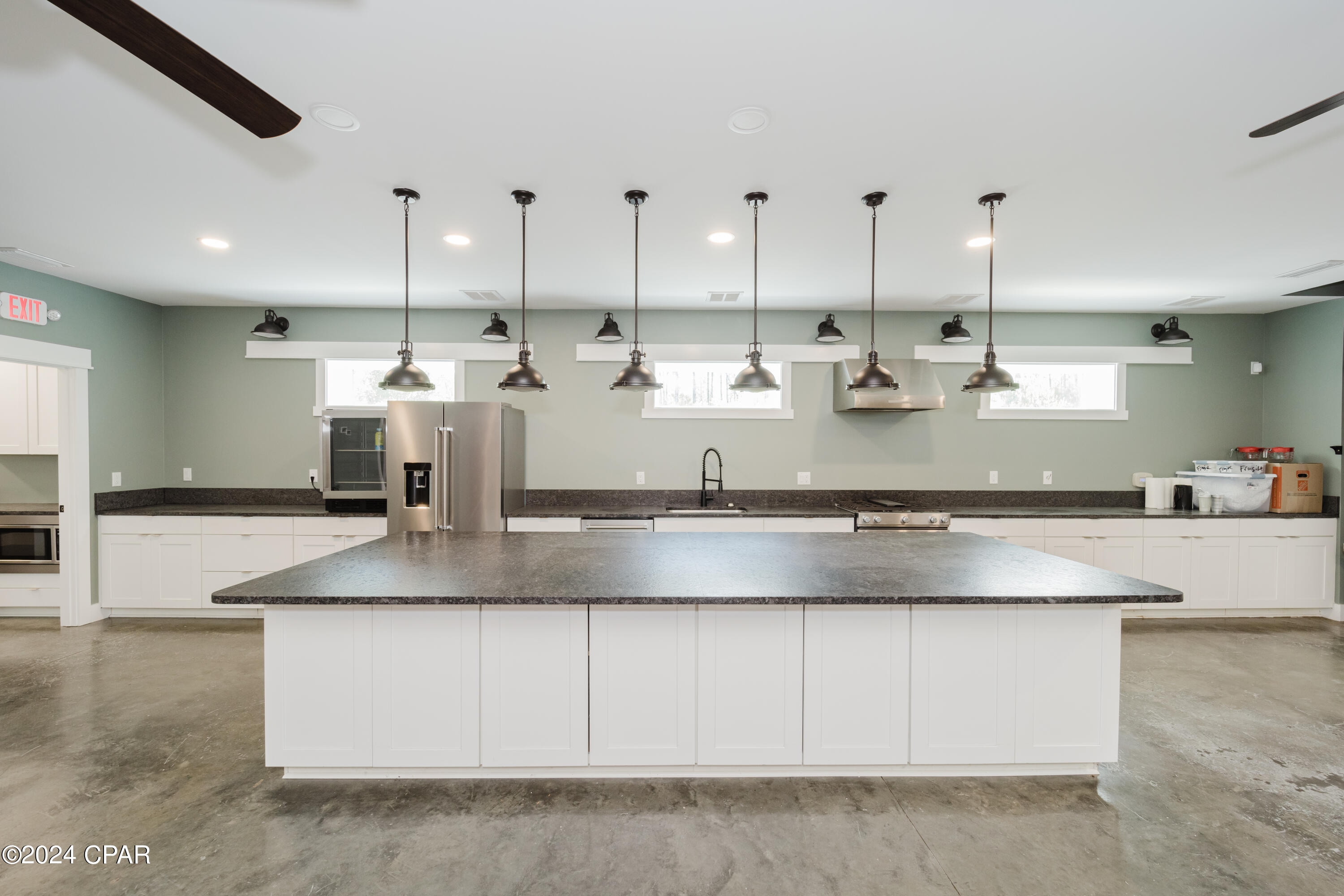 Beach Commerce Park - Commercial Sale