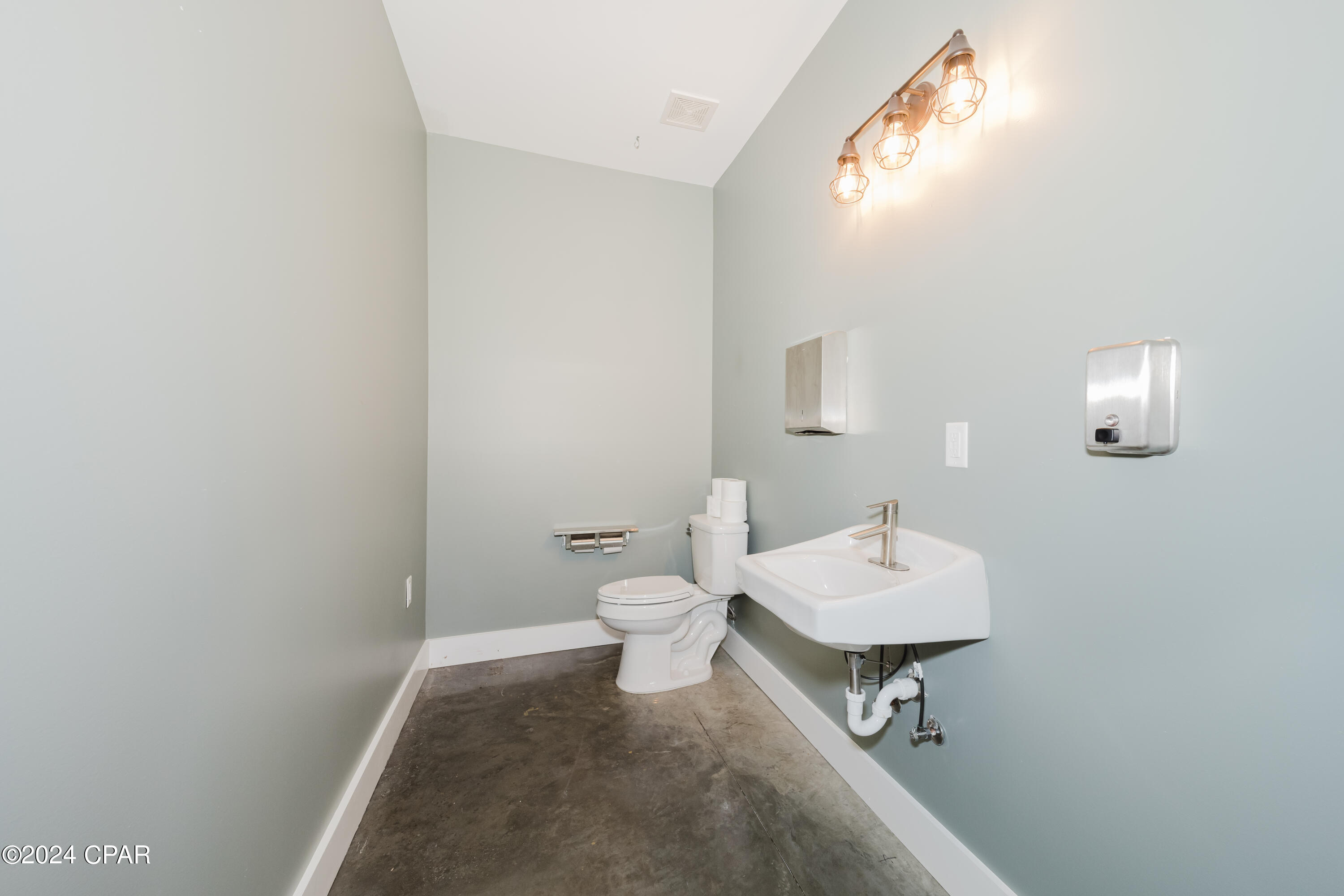 Beach Commerce Park - Commercial Sale